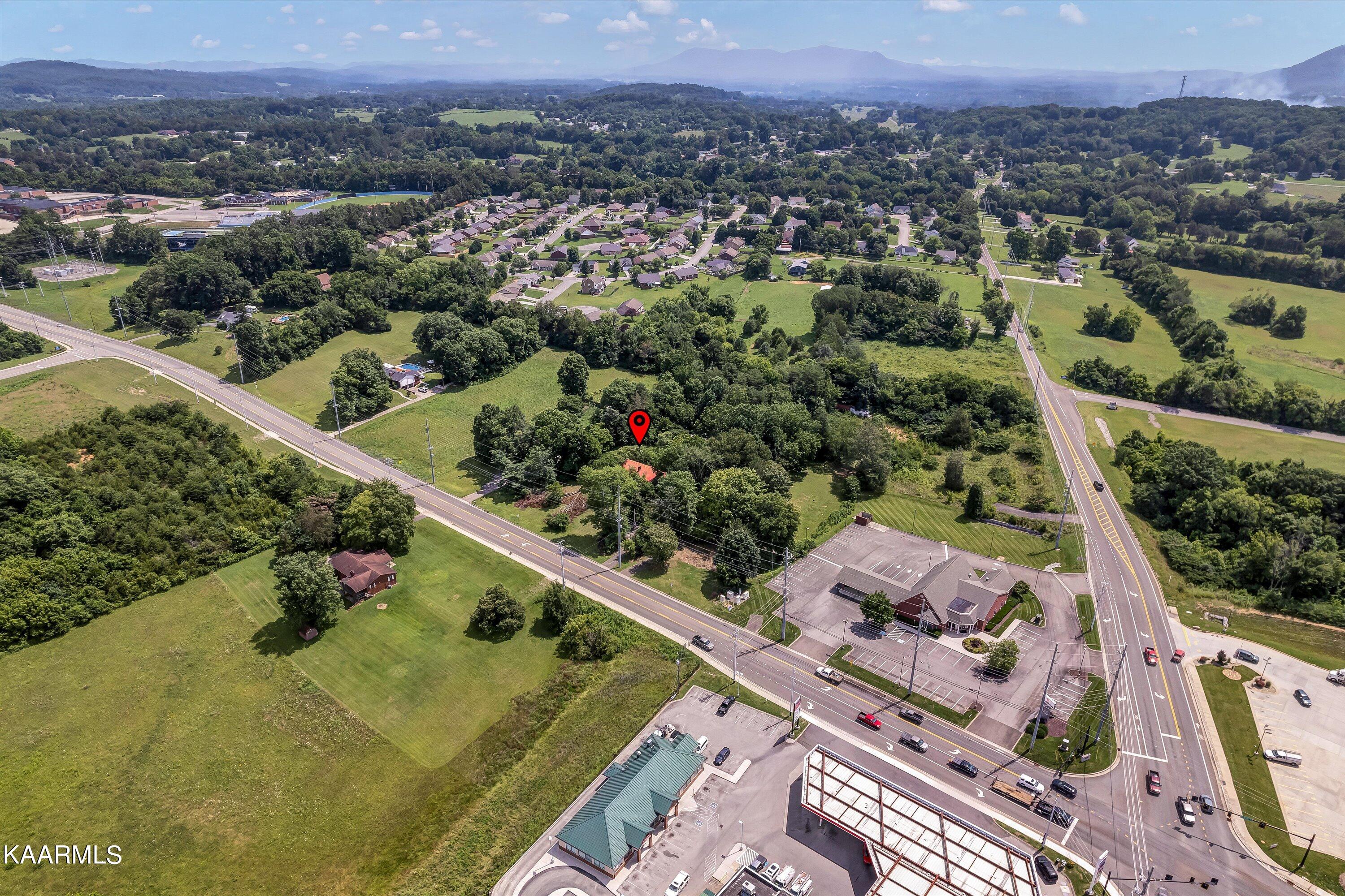 7512 Tazewell Pike Property Photo 9