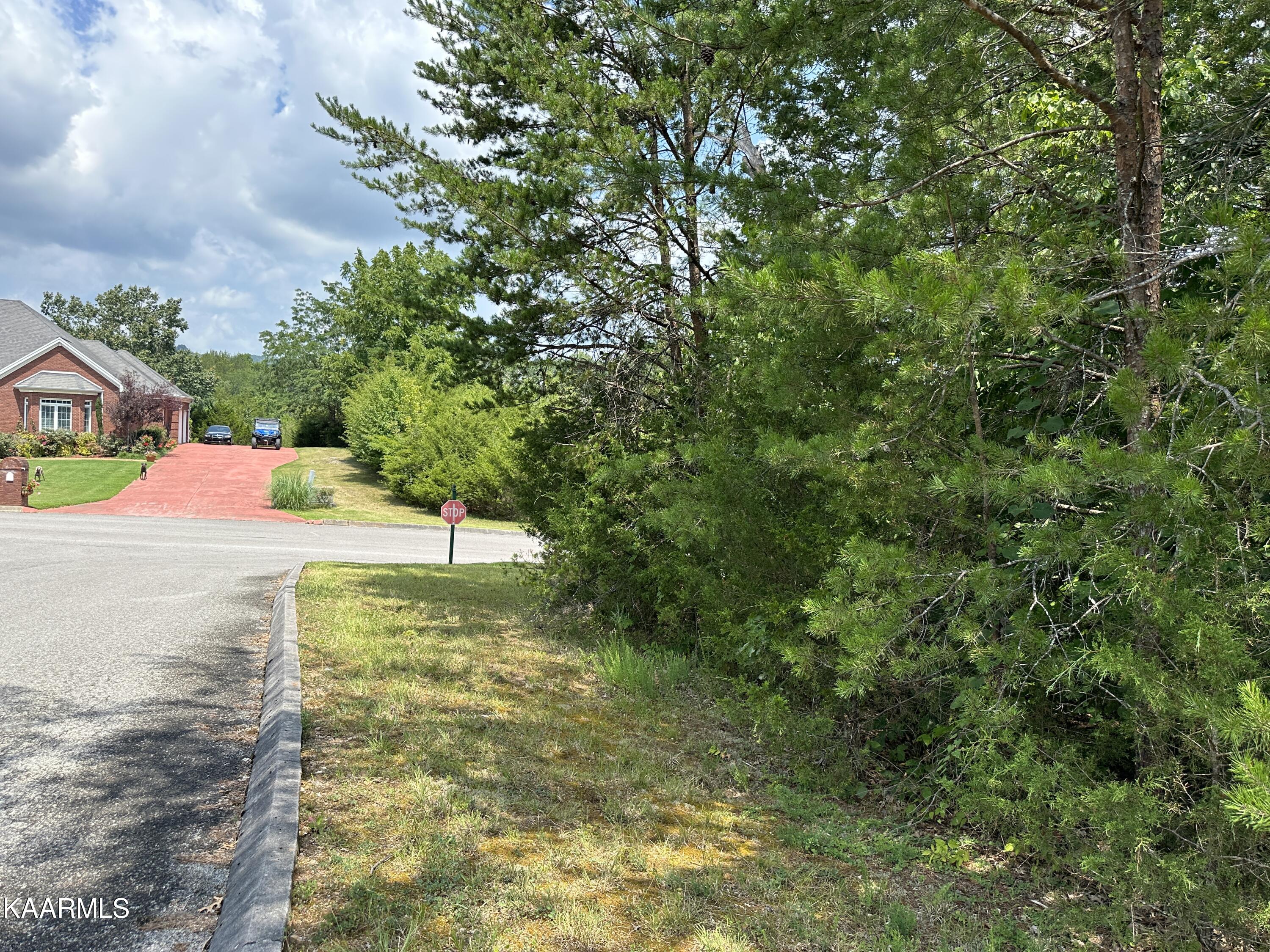 109 Woodlake Blvd Property Photo 2