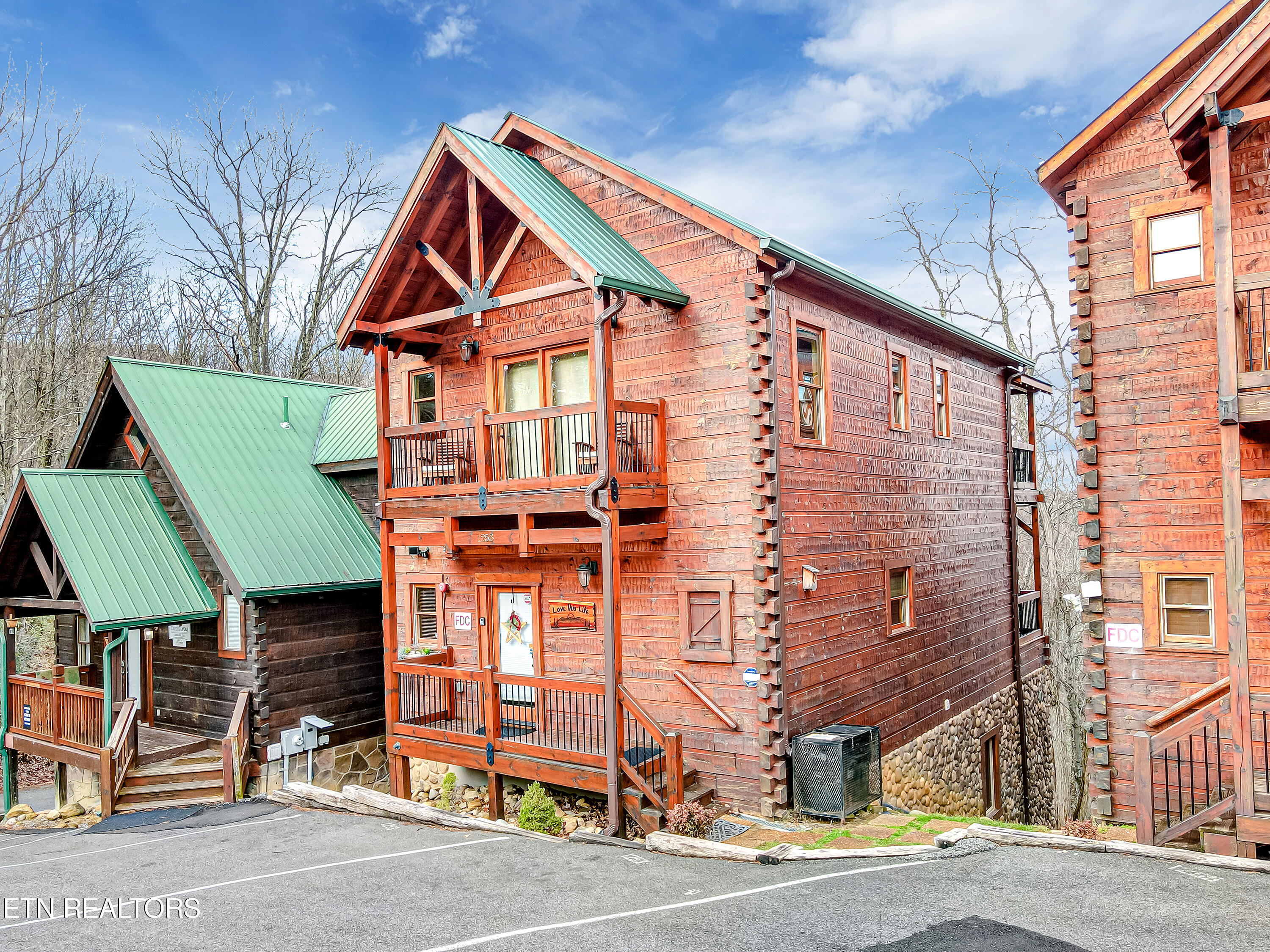 1253 Bear Cub Way Property Photo 1