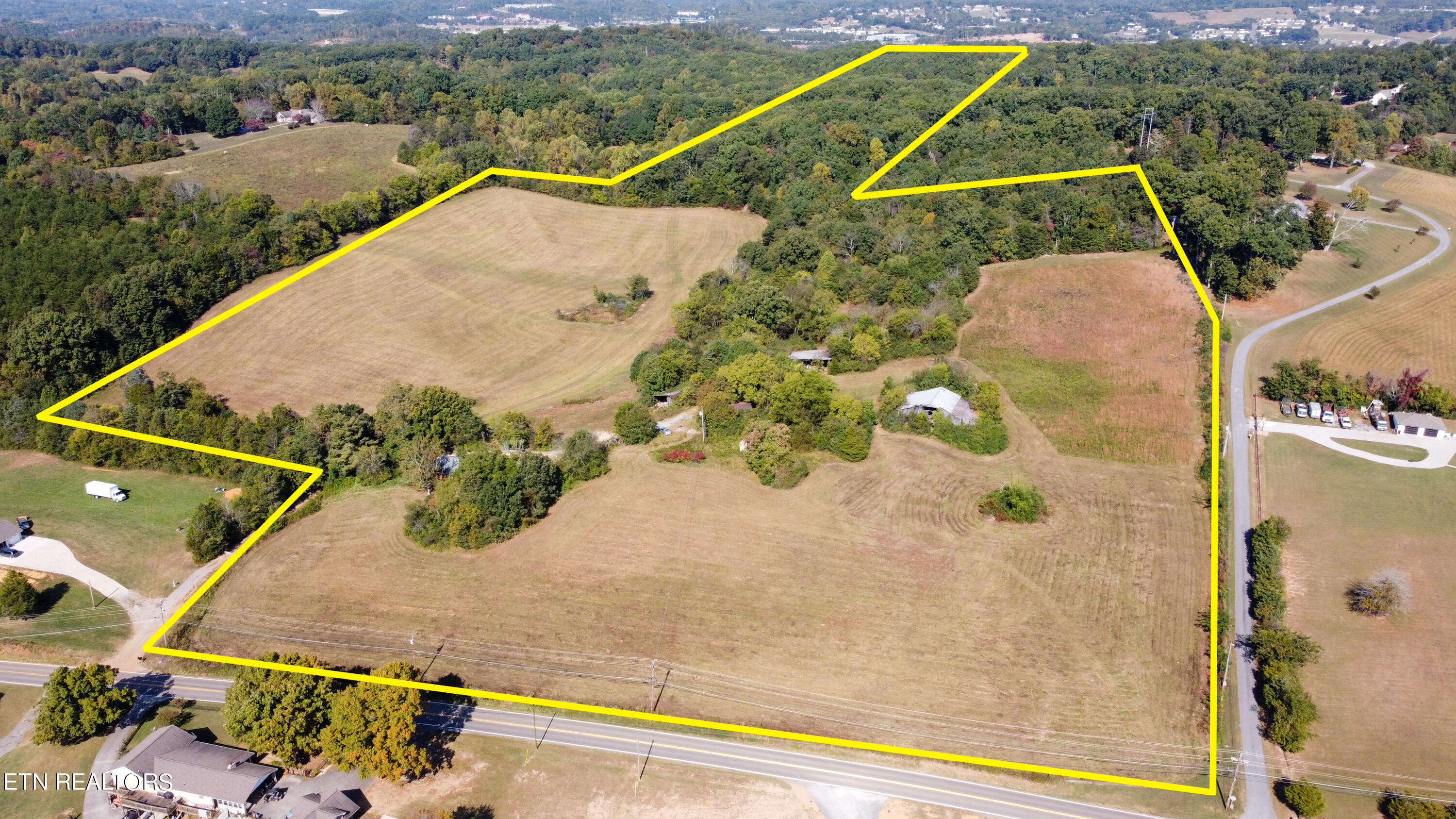 527 Douglas Dam Rd Property Photo