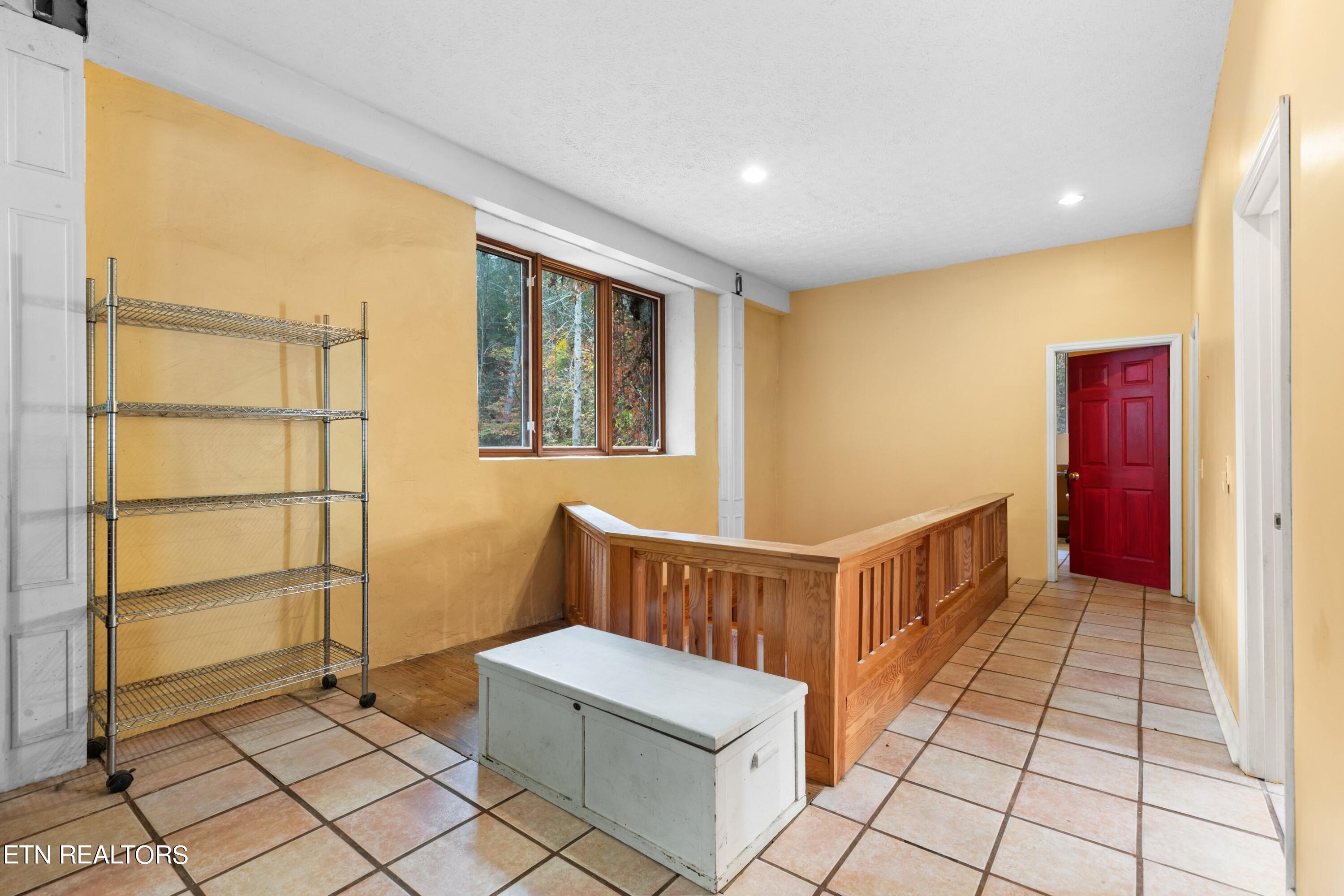 1650 Indian Creek Rd Property Photo 6