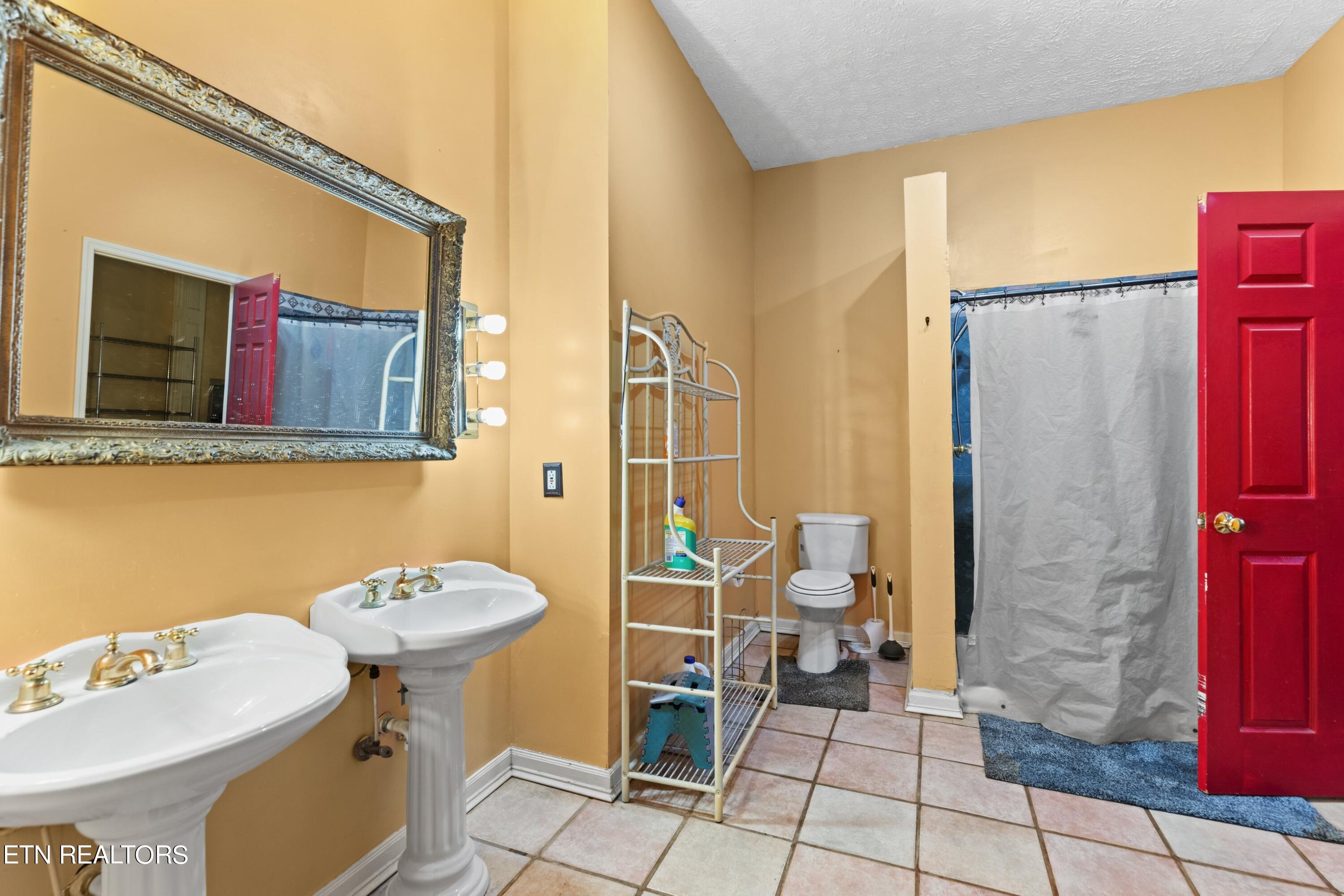 1650 Indian Creek Rd Property Photo 12