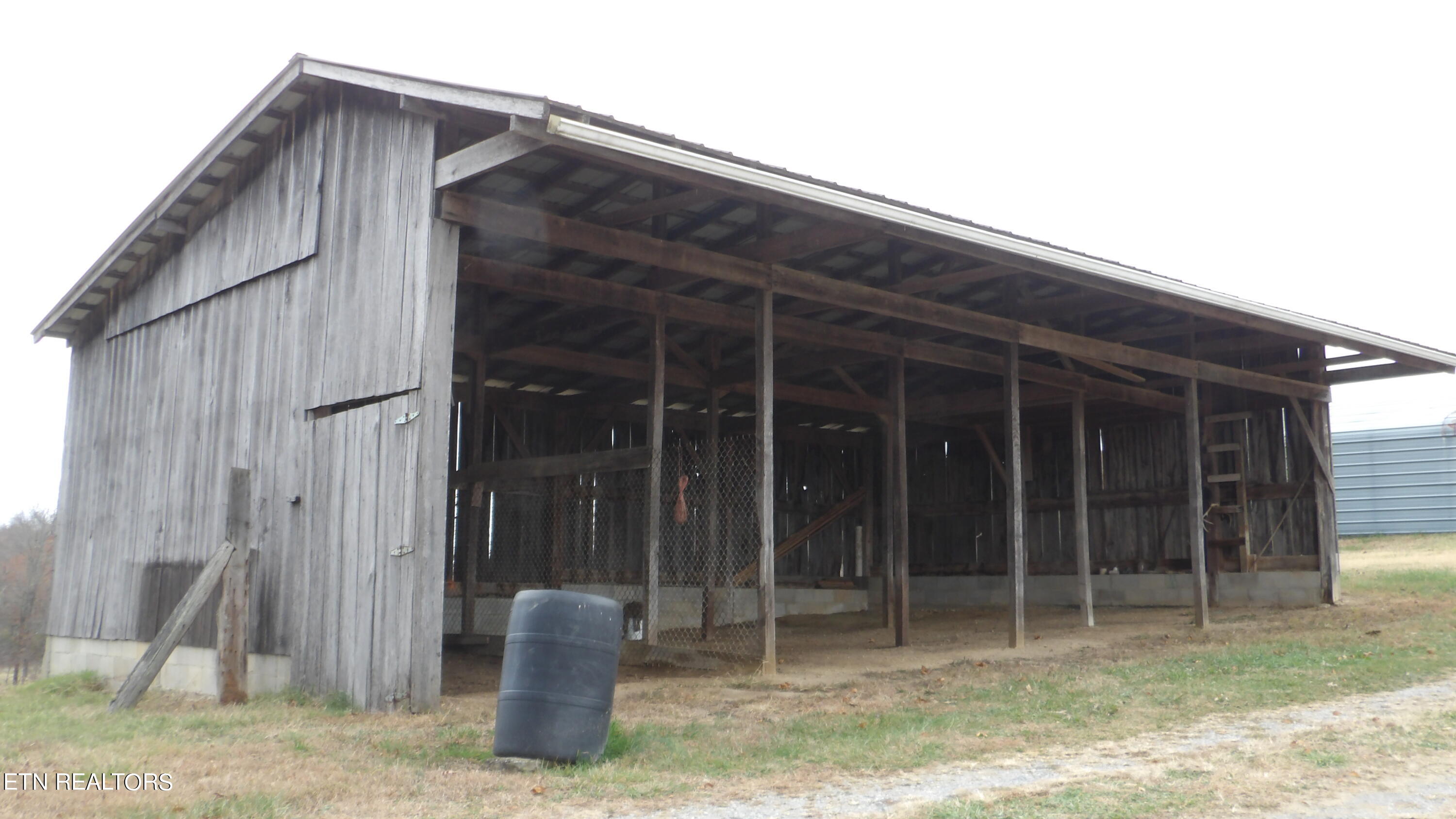 3911 York Highway Property Photo 25