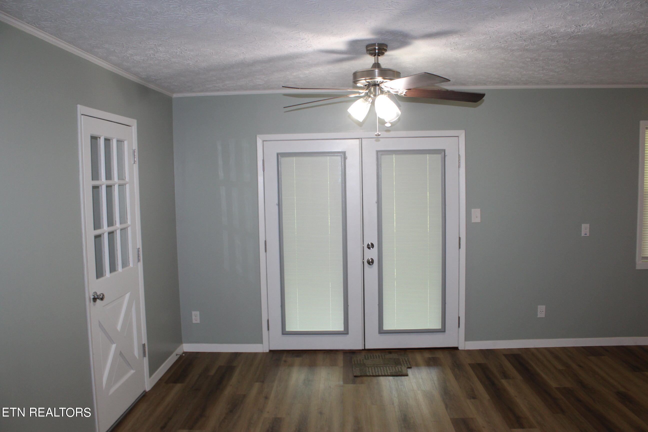 1044 Lincoln Rd Property Photo 10