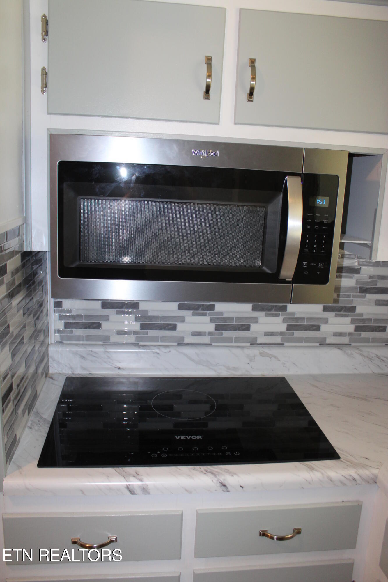 1044 Lincoln Rd Property Photo 12