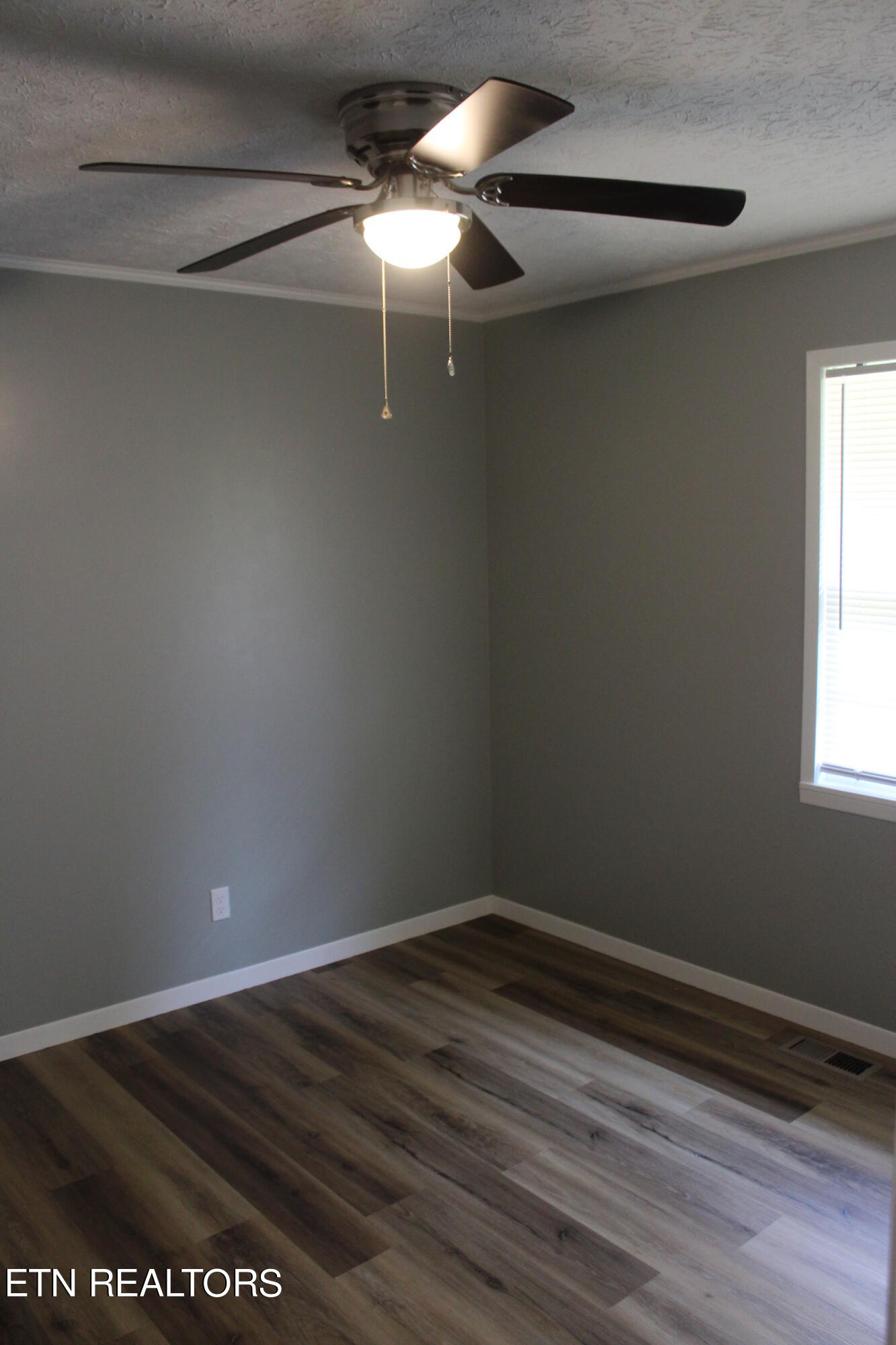 1044 Lincoln Rd Property Photo 25