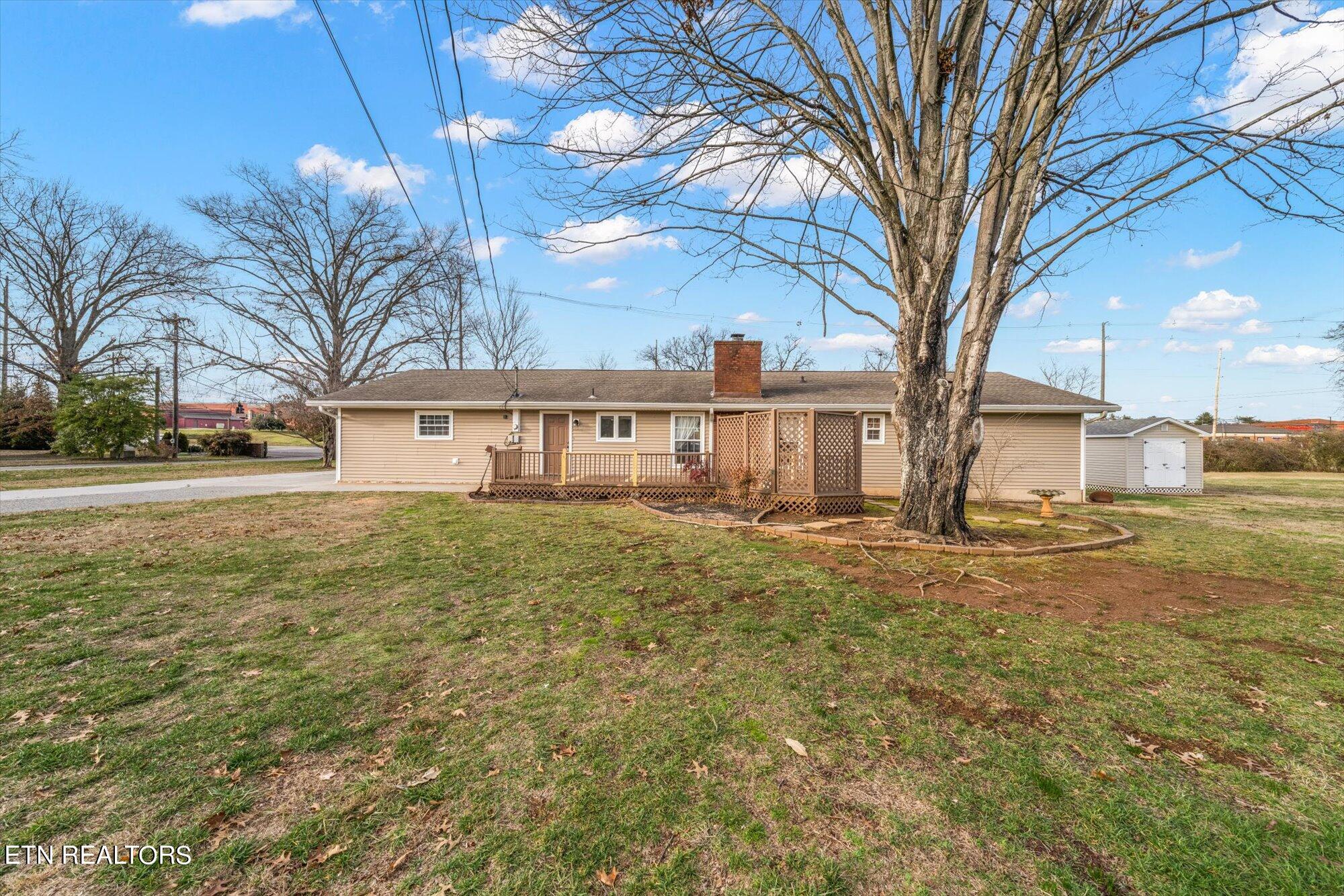 100 Essex Drive Property Photo 15