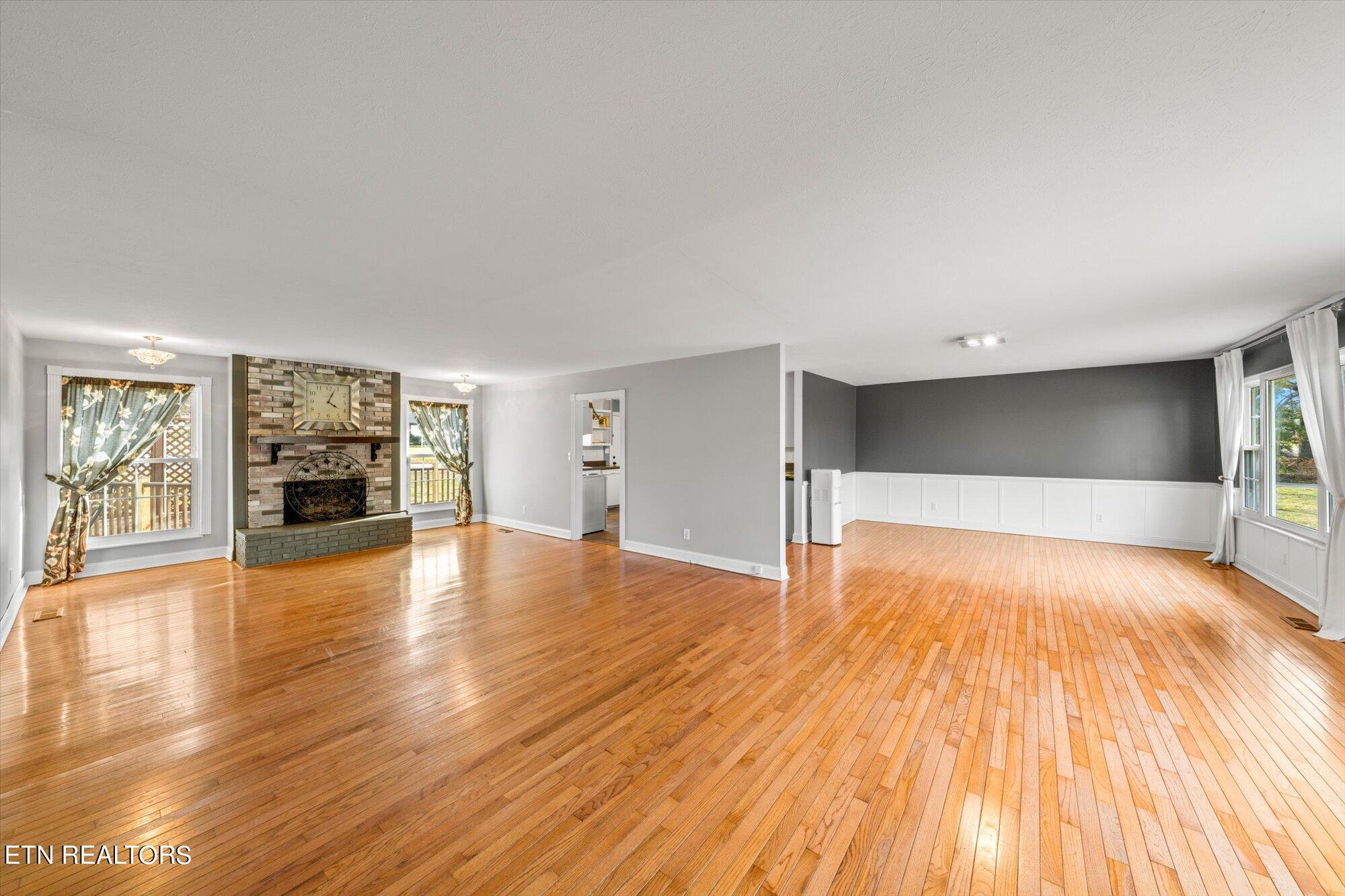100 Essex Drive Property Photo 20