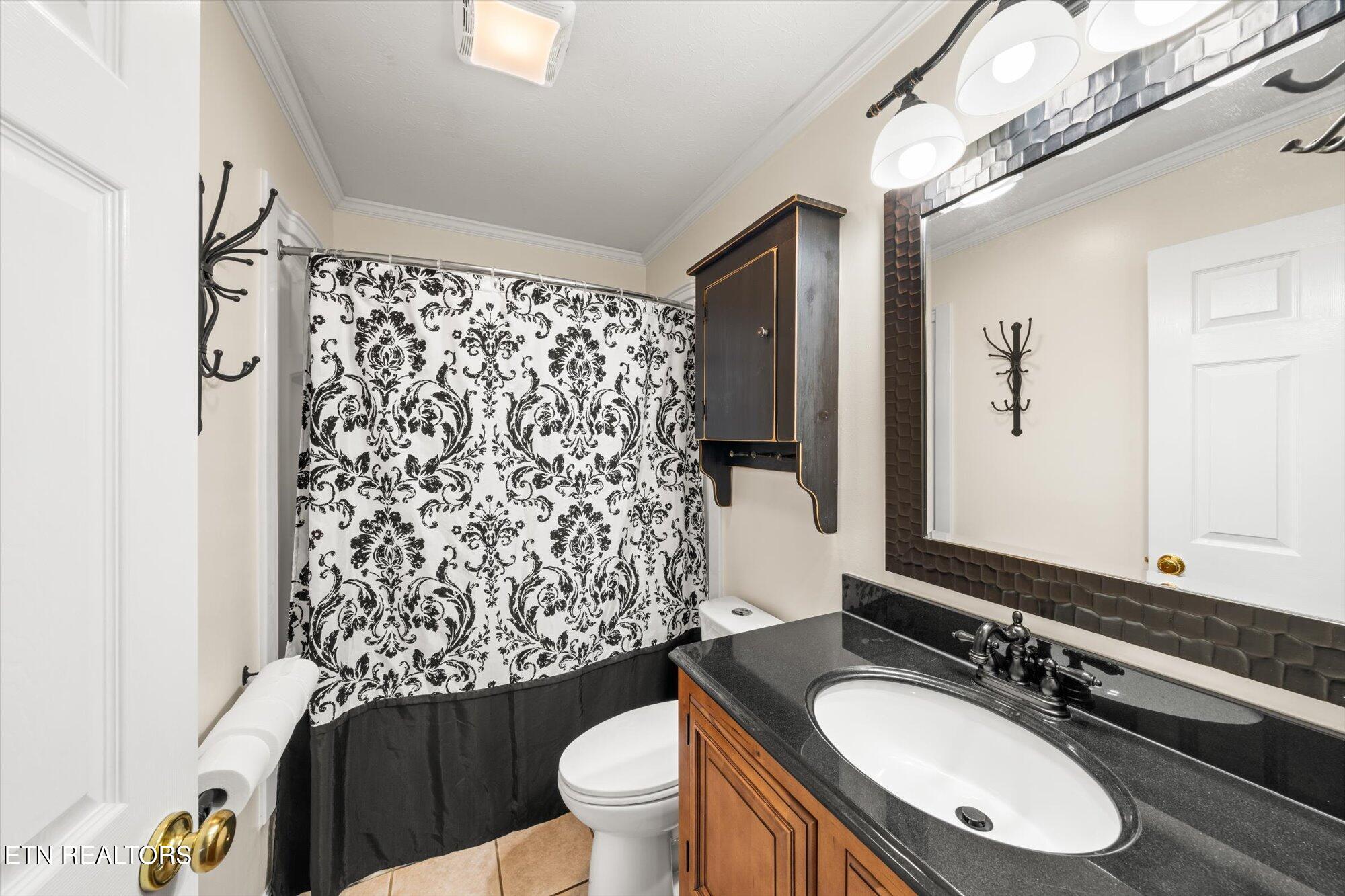 100 Essex Drive Property Photo 30