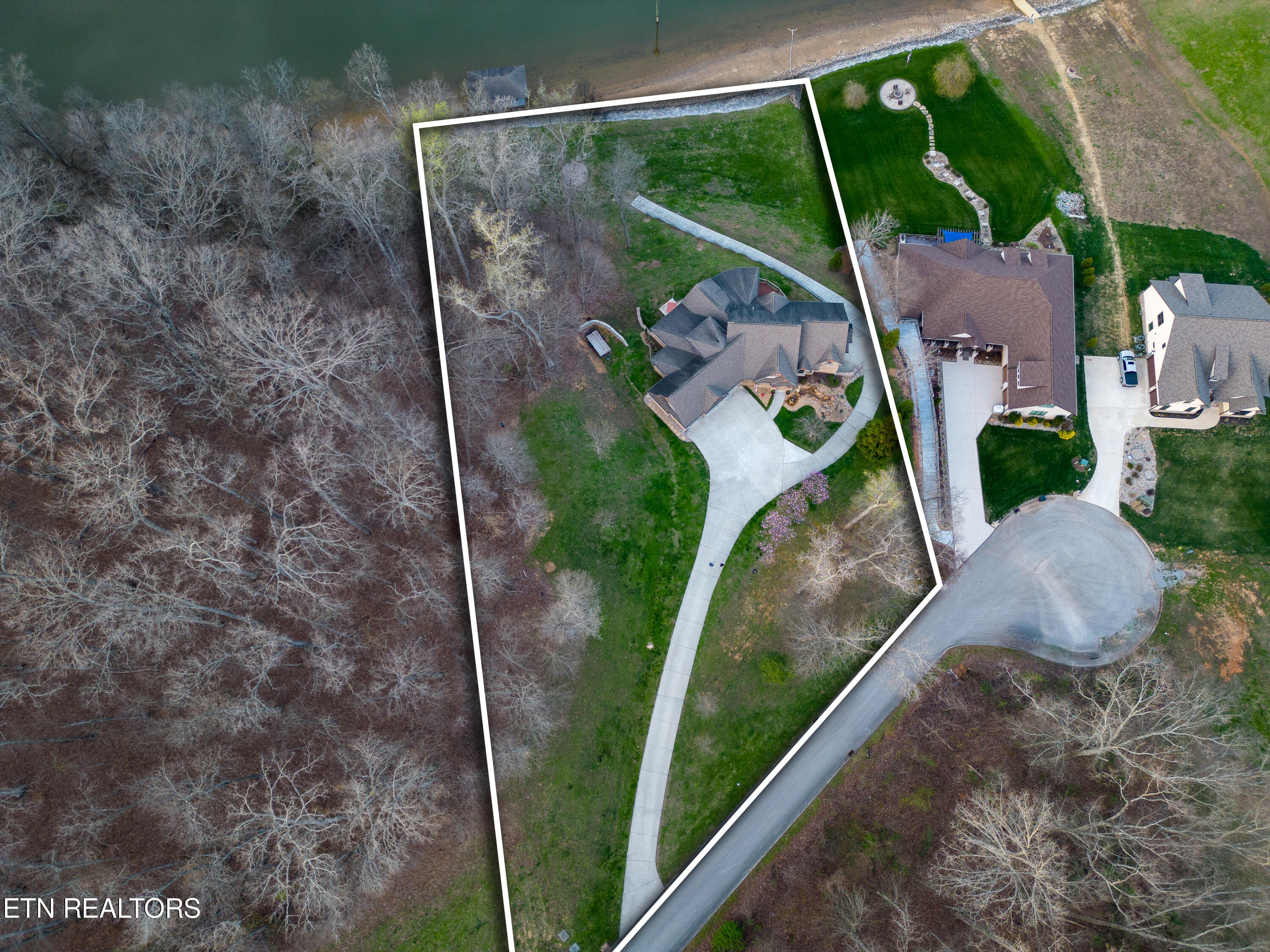 485 Quiet River Lane Property Photo 3