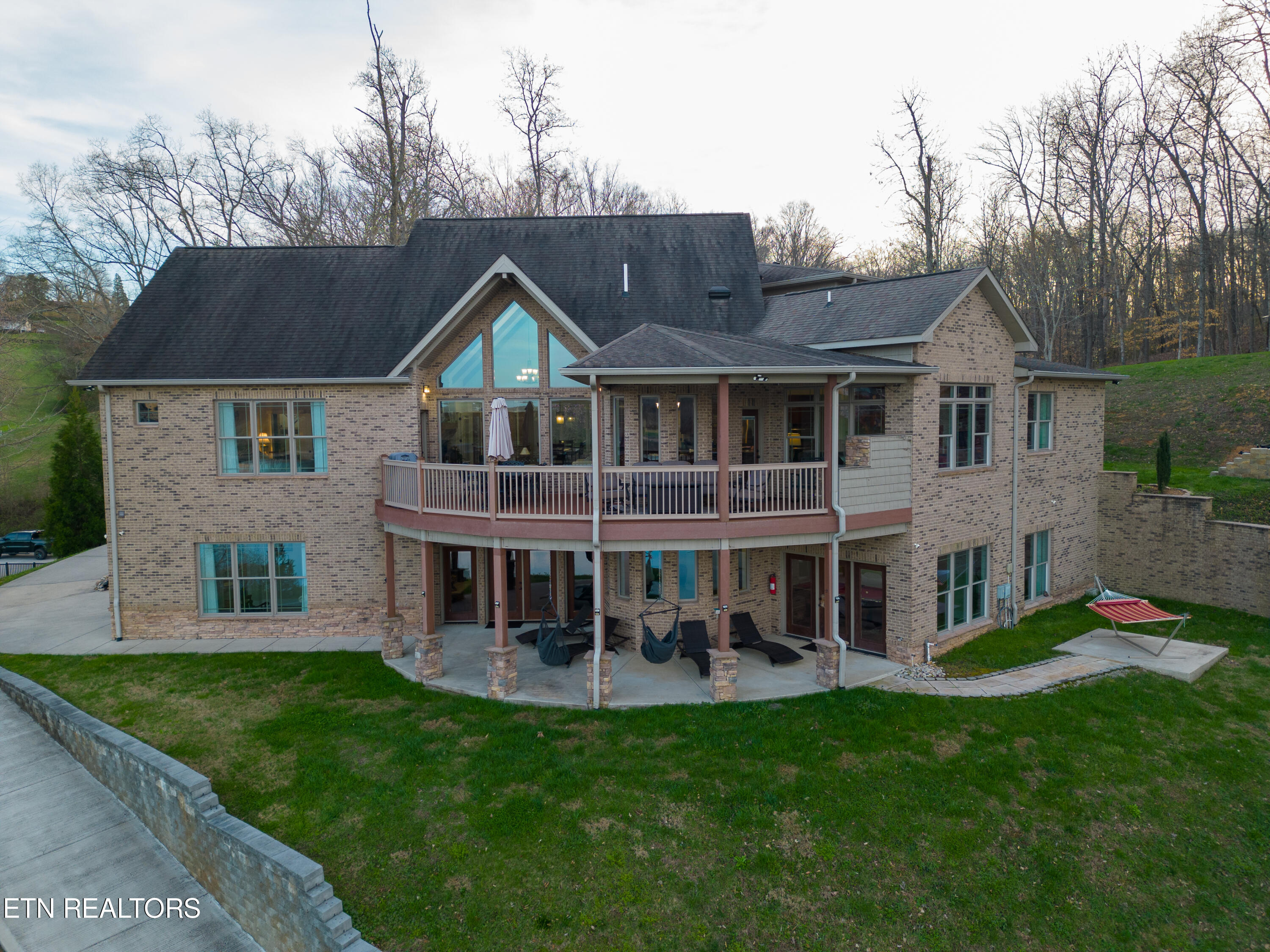 485 Quiet River Lane Property Photo 4