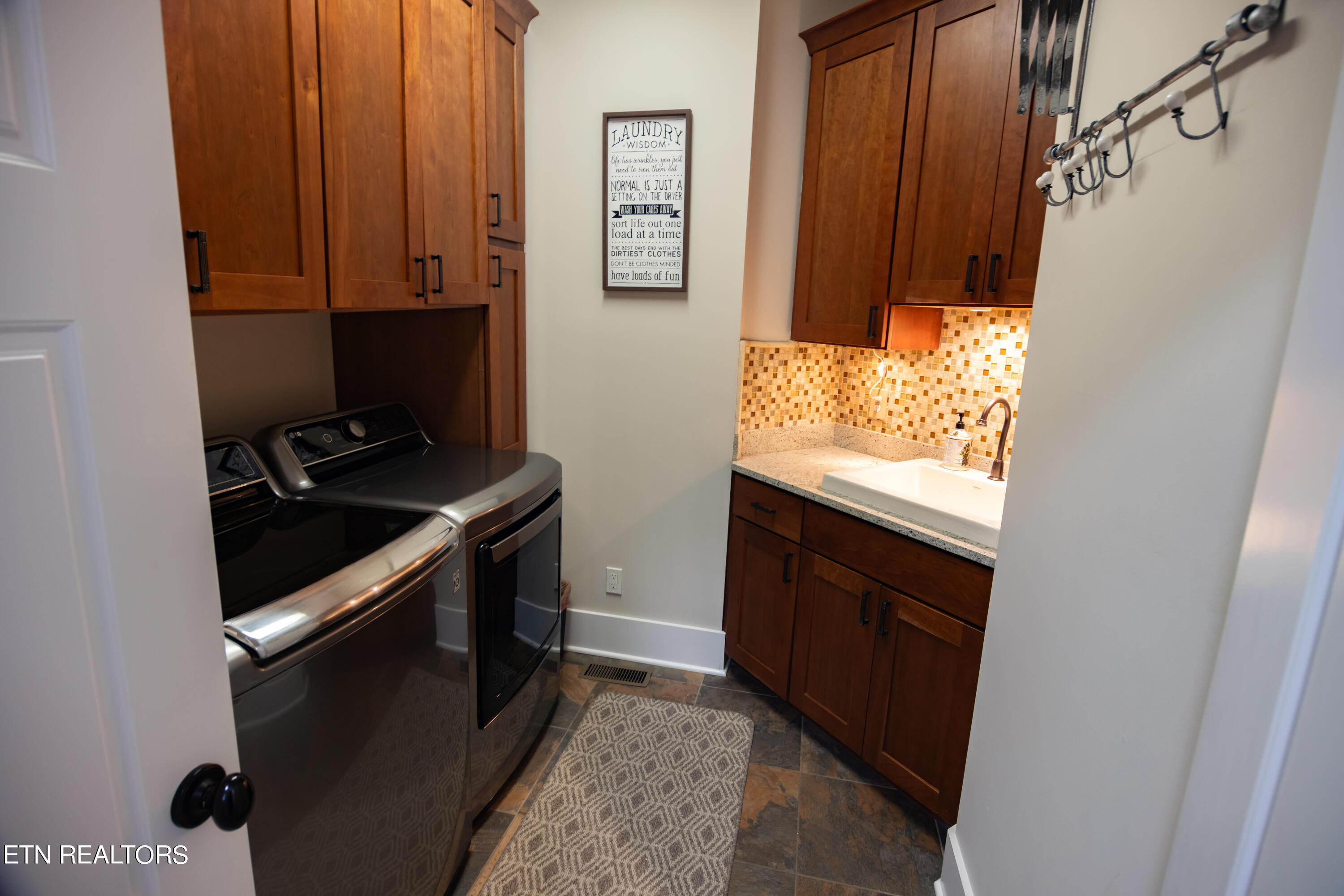 485 Quiet River Lane Property Photo 30