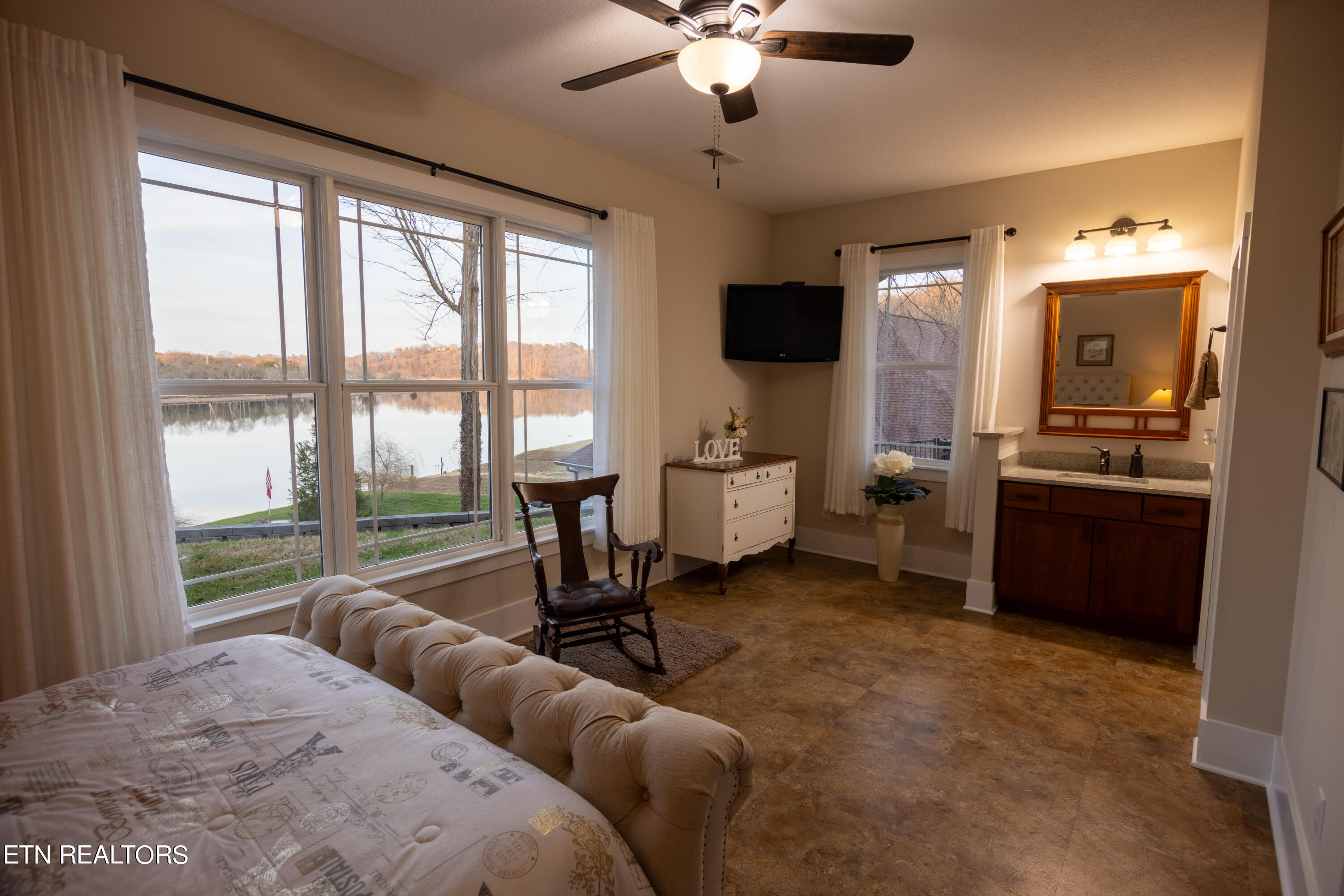 485 Quiet River Lane Property Photo 54
