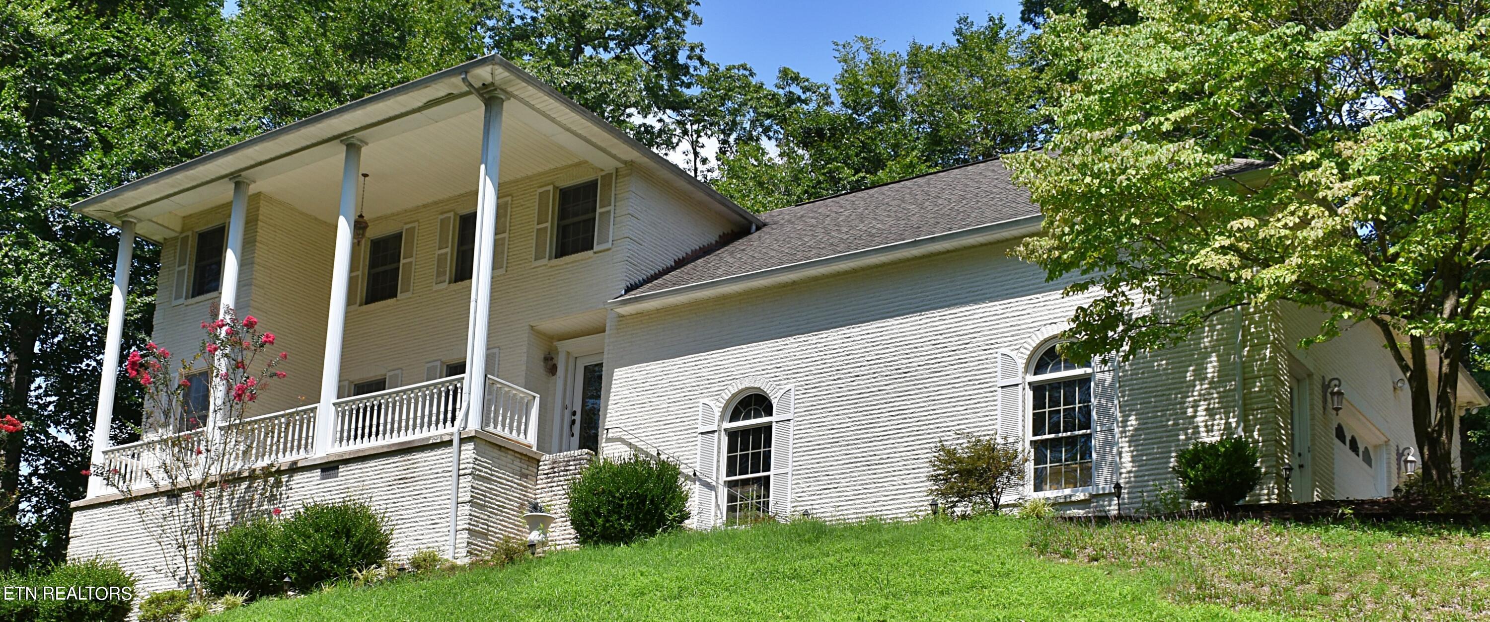 395 Yorkshire Drive Property Photo