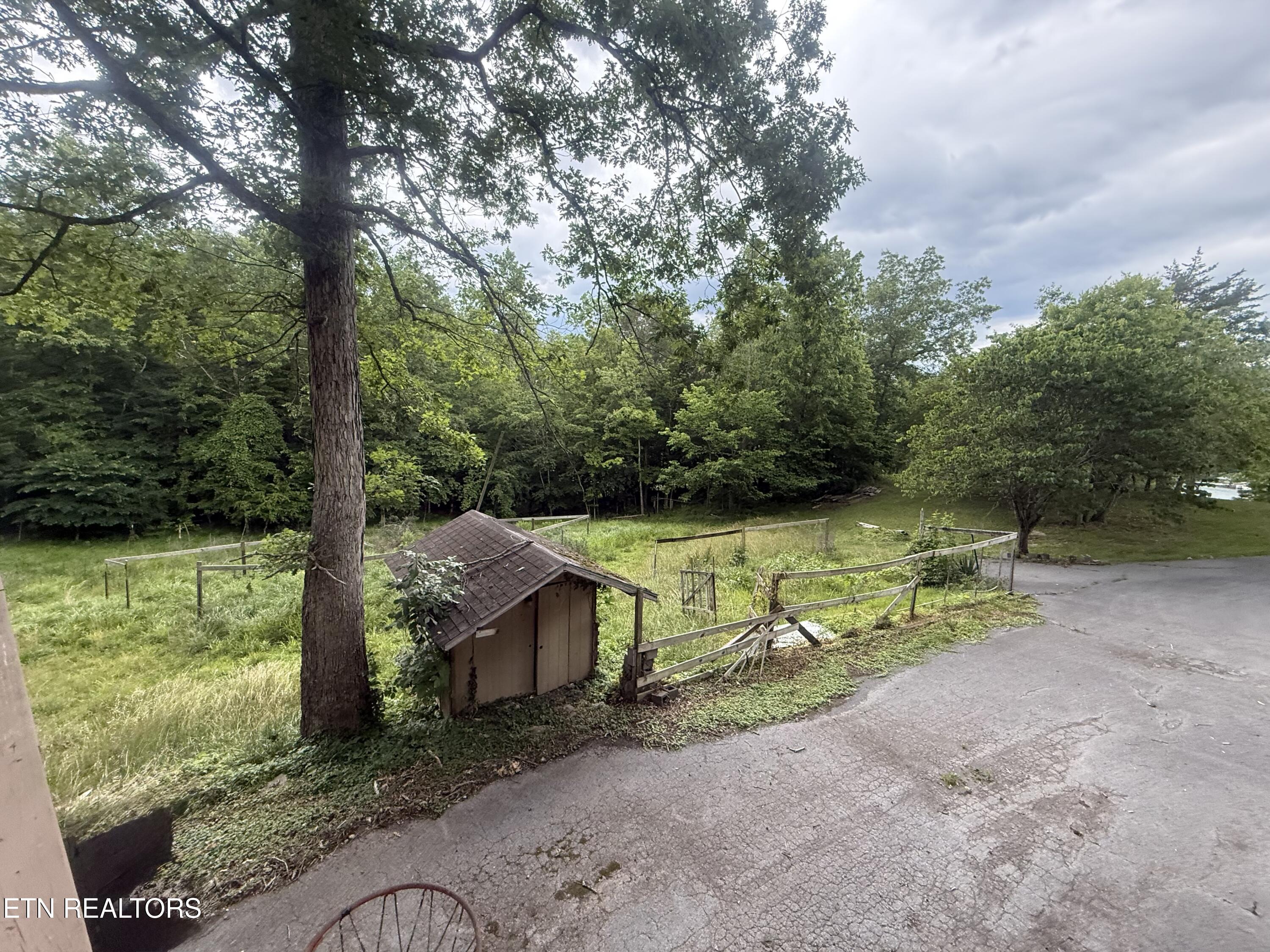 555 Lake Lane Property Photo 4