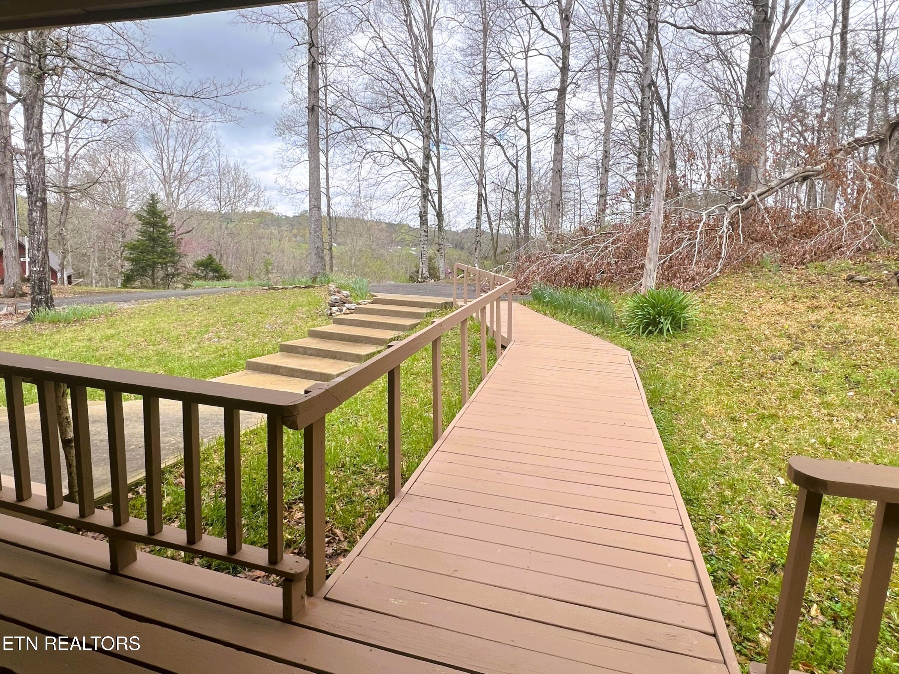 555 Lake Lane Property Photo 9