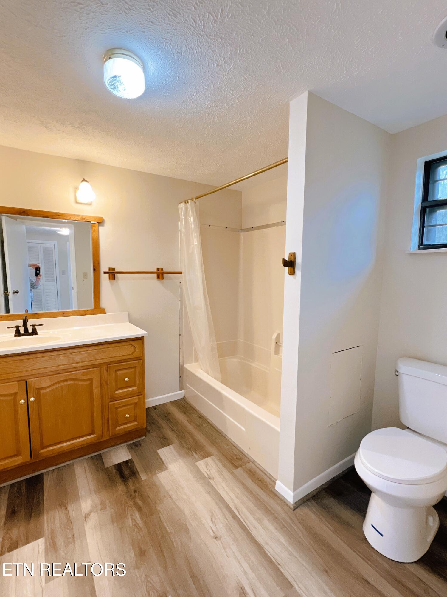 555 Lake Lane Property Photo 14