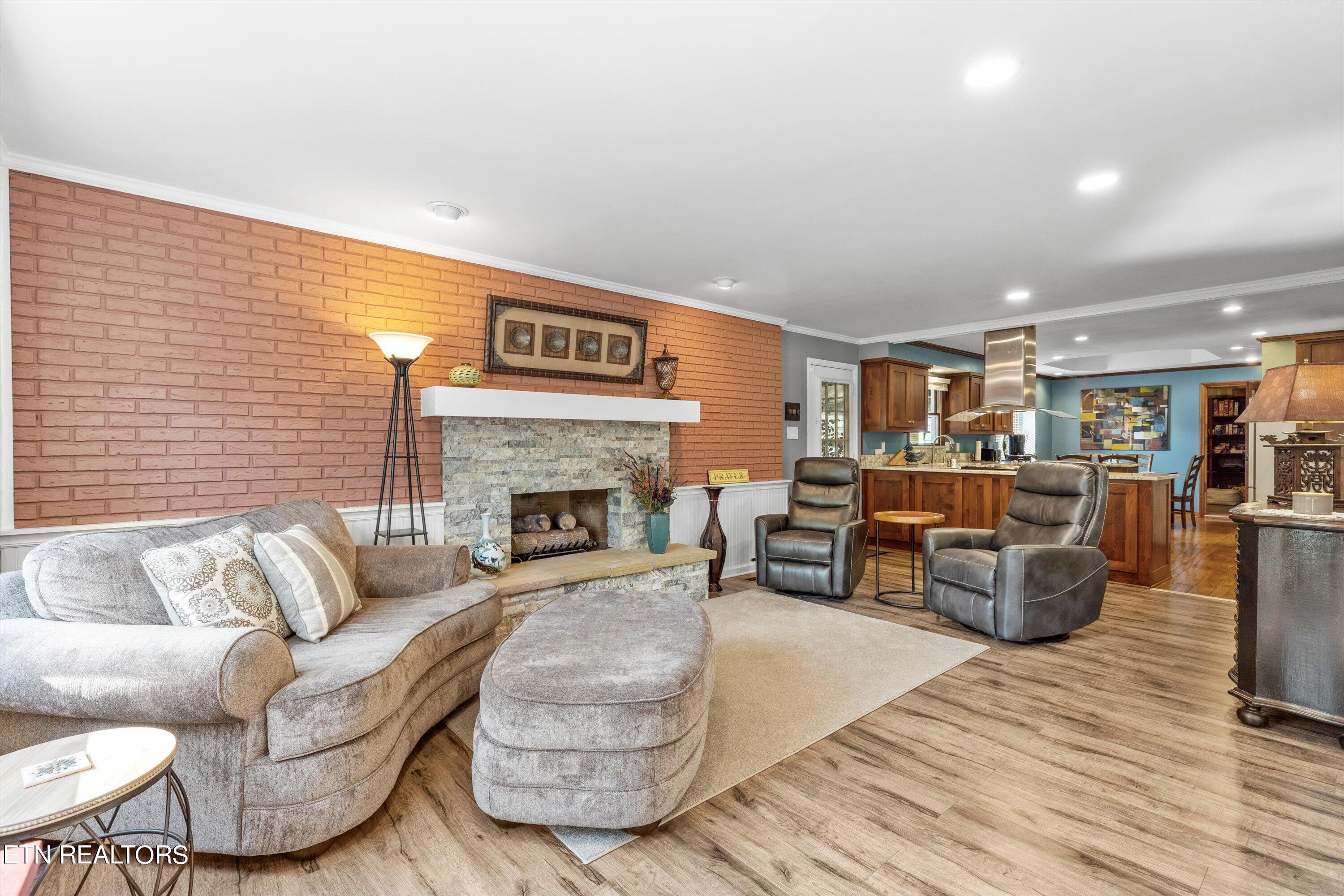 7816 Timber Glow Tr Property Photo 14