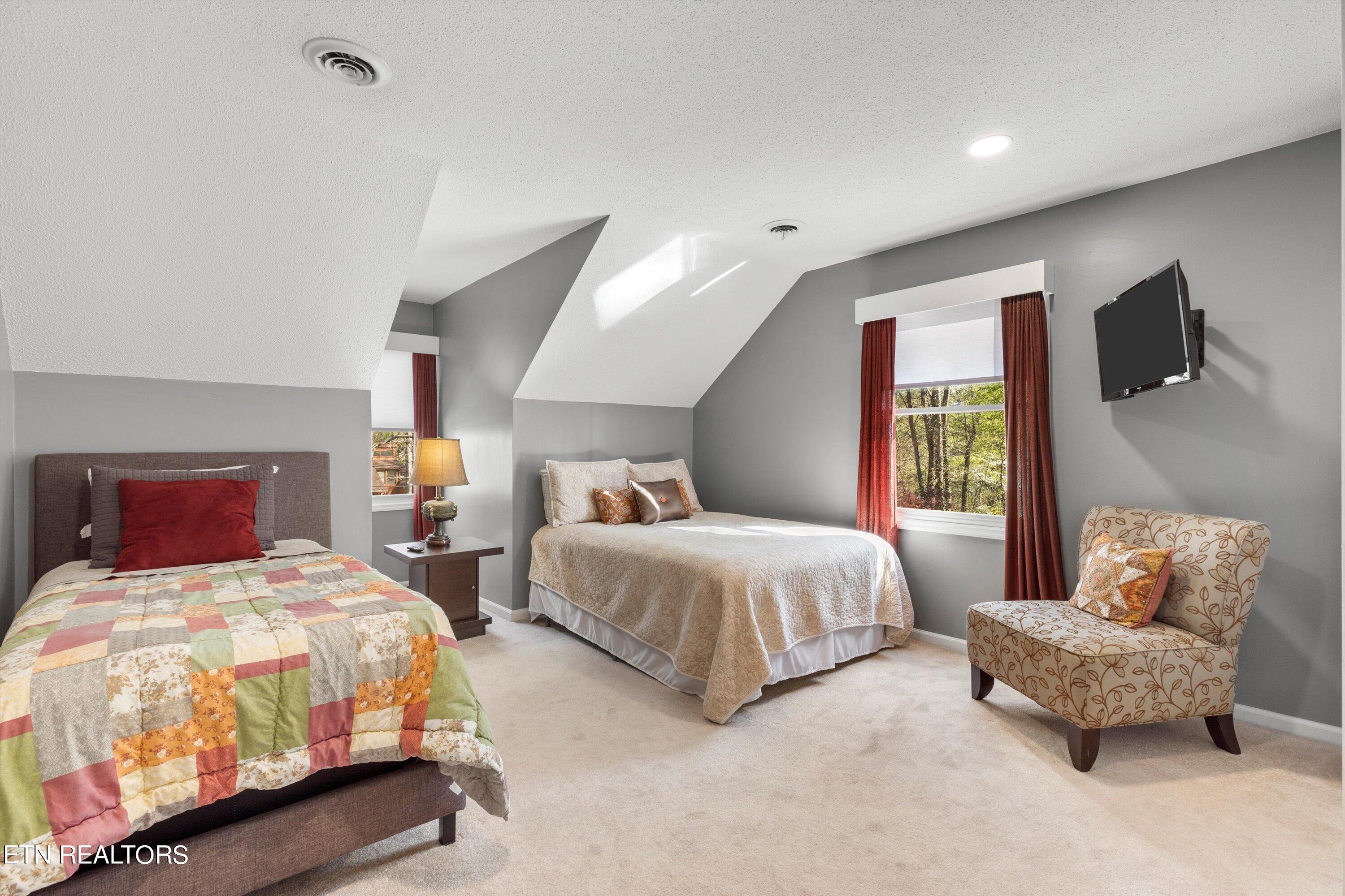 7816 Timber Glow Tr Property Photo 32