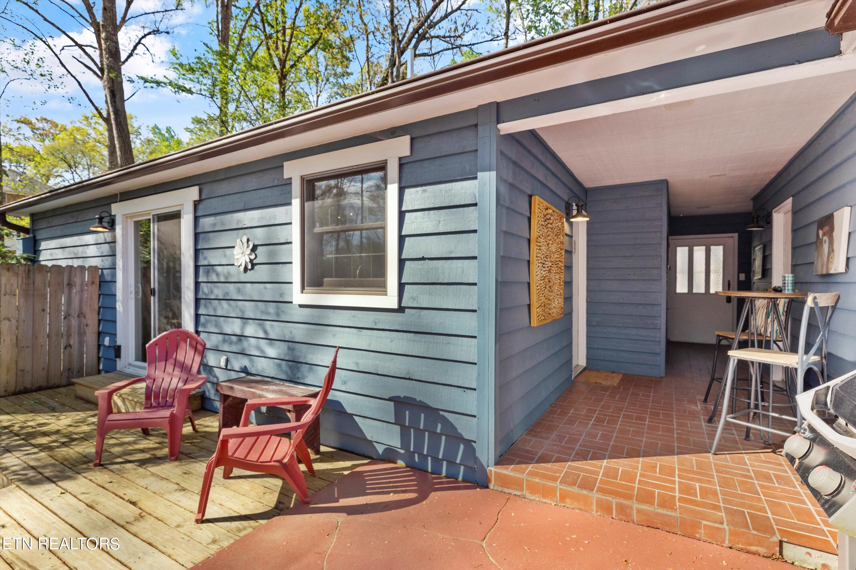 7816 Timber Glow Tr Property Photo 33