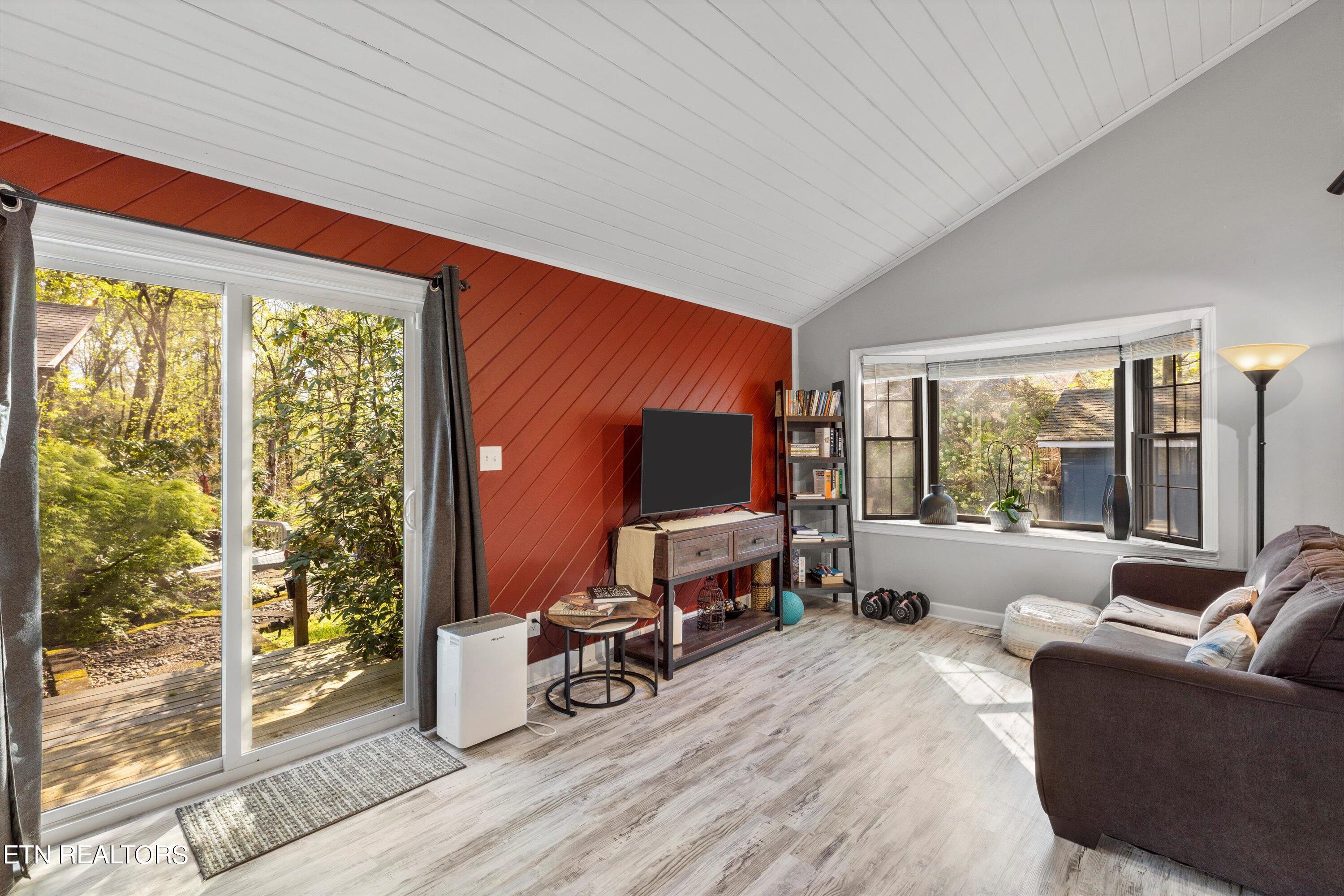 7816 Timber Glow Tr Property Photo 36