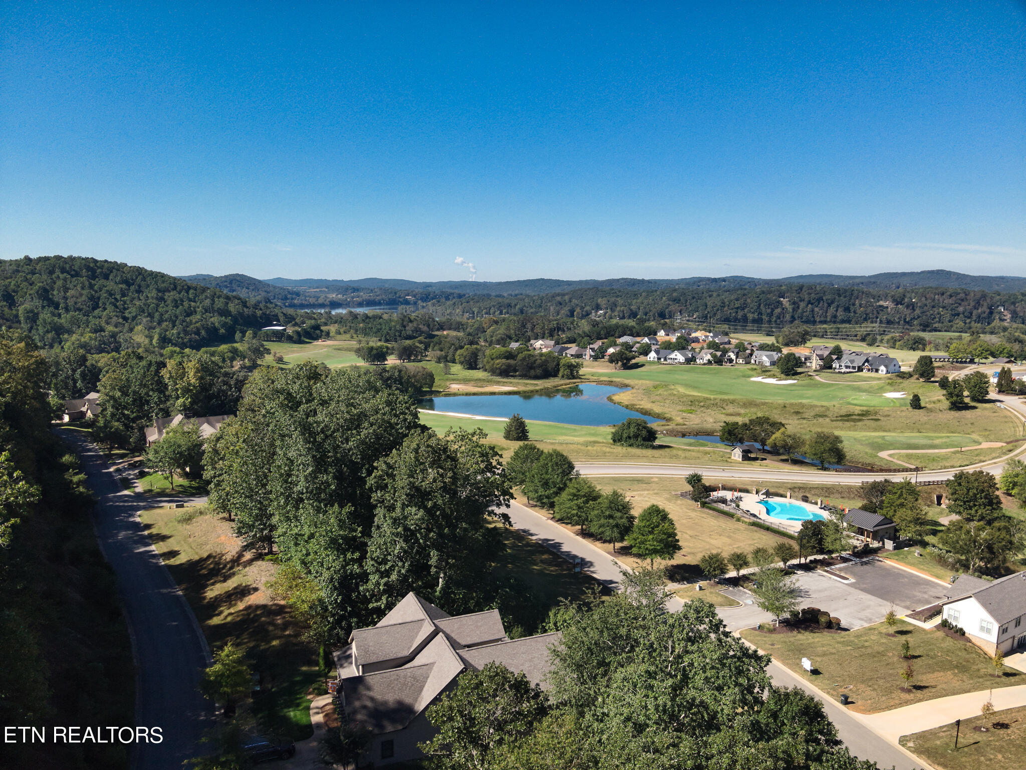 585 Black Cove Lane Property Photo 11