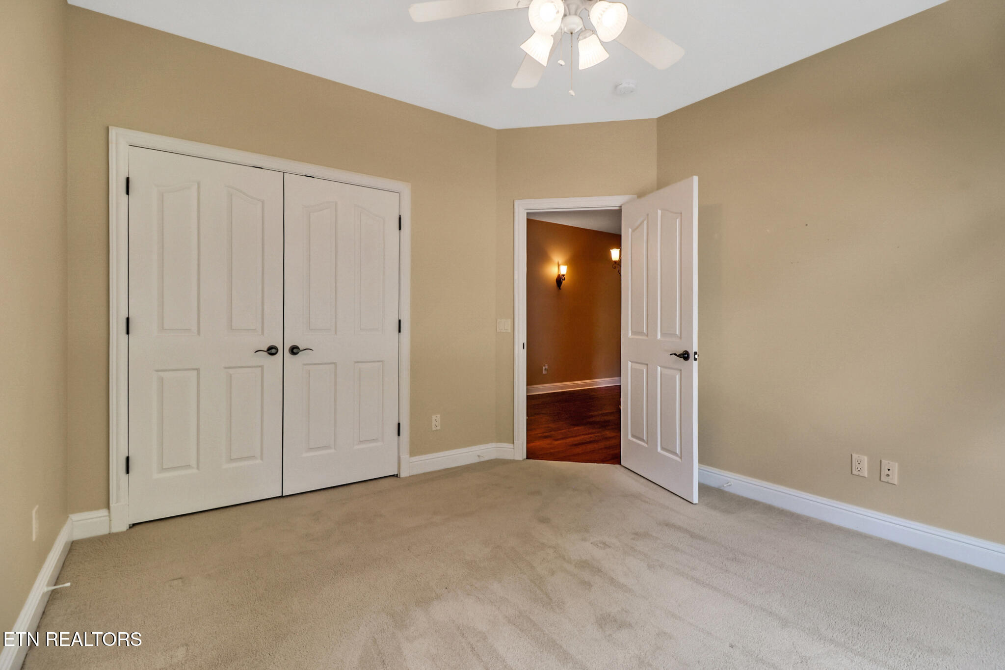 21 Mariners Court Property Photo 29