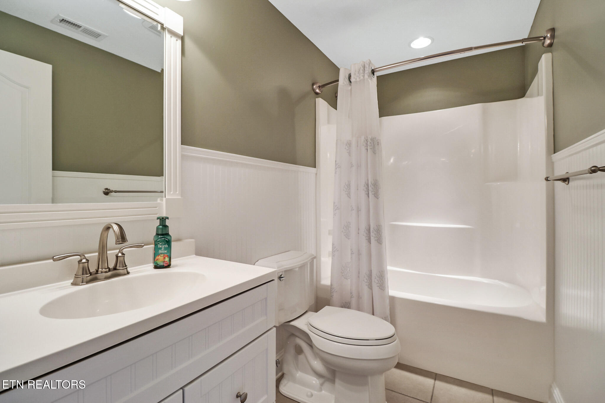 21 Mariners Court Property Photo 40