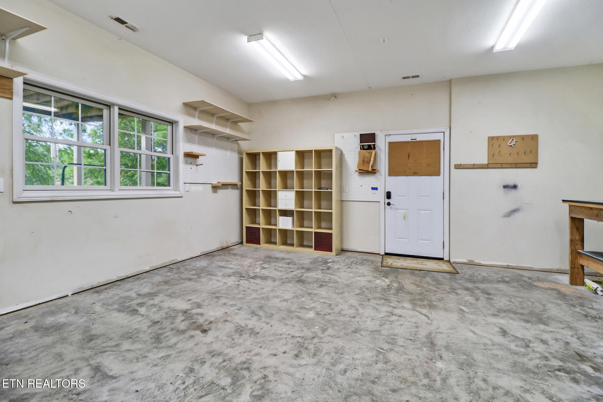 21 Mariners Court Property Photo 44