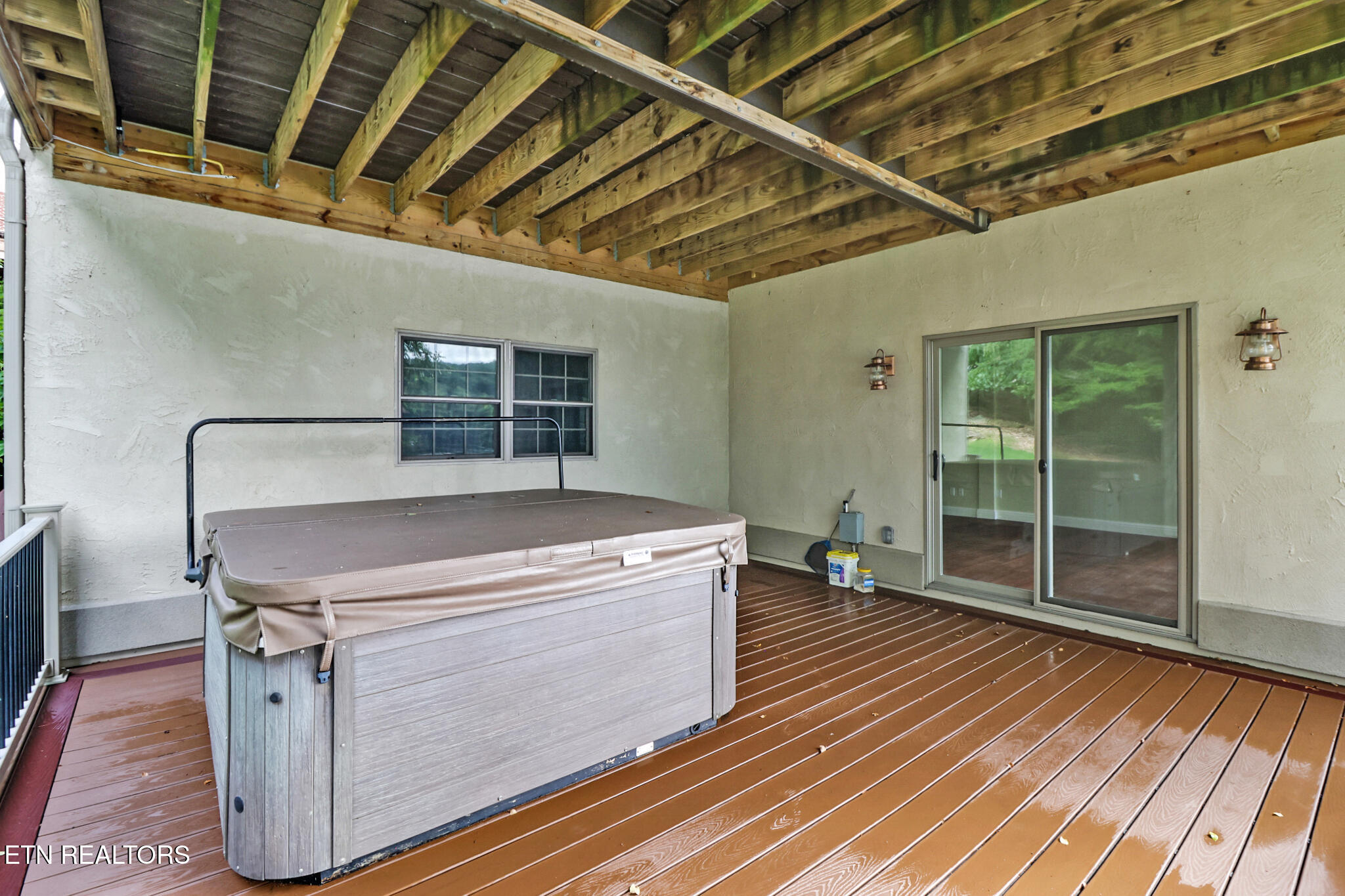 21 Mariners Court Property Photo 50