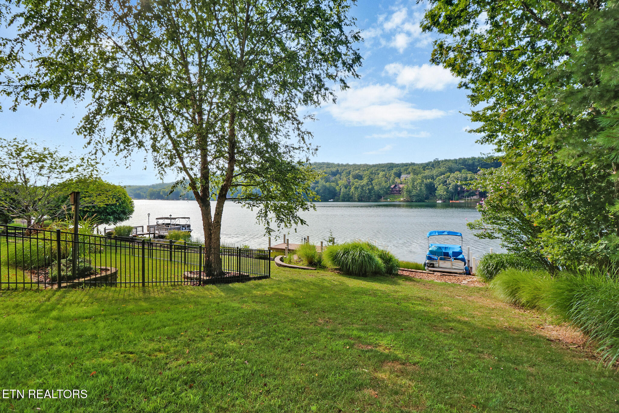 21 Mariners Court Property Photo 53