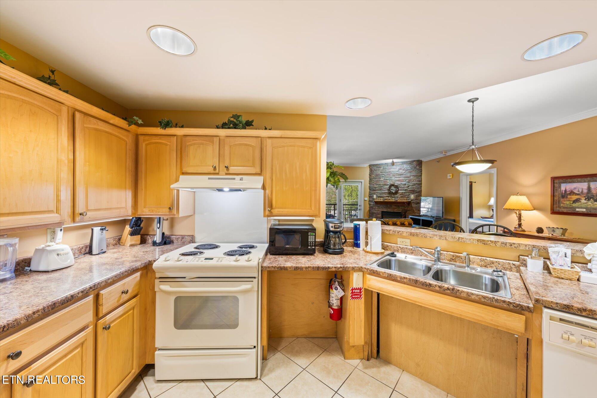 215 Woliss Ln Unit 209 Property Photo 6