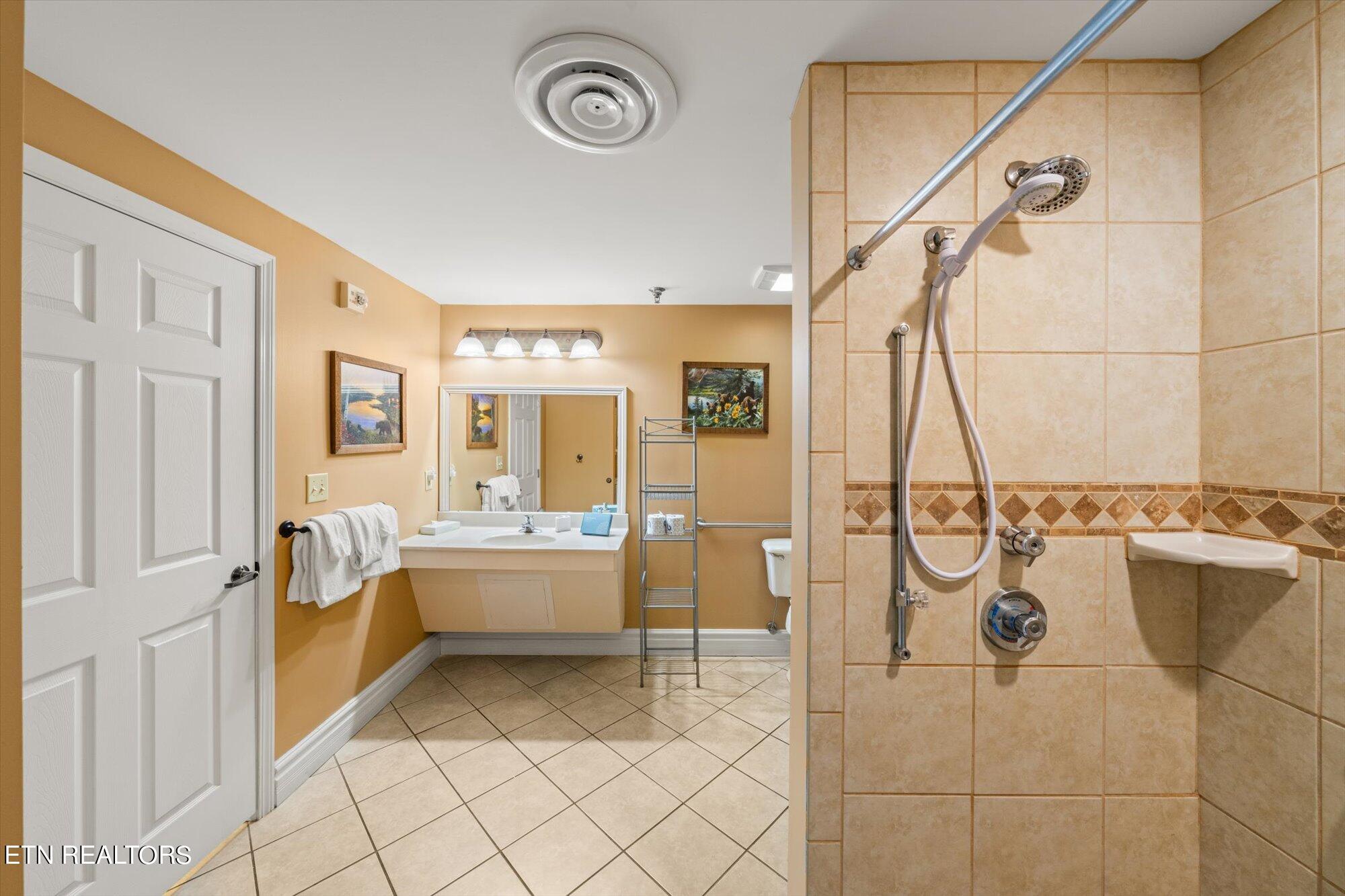 215 Woliss Ln Unit 209 Property Photo 16
