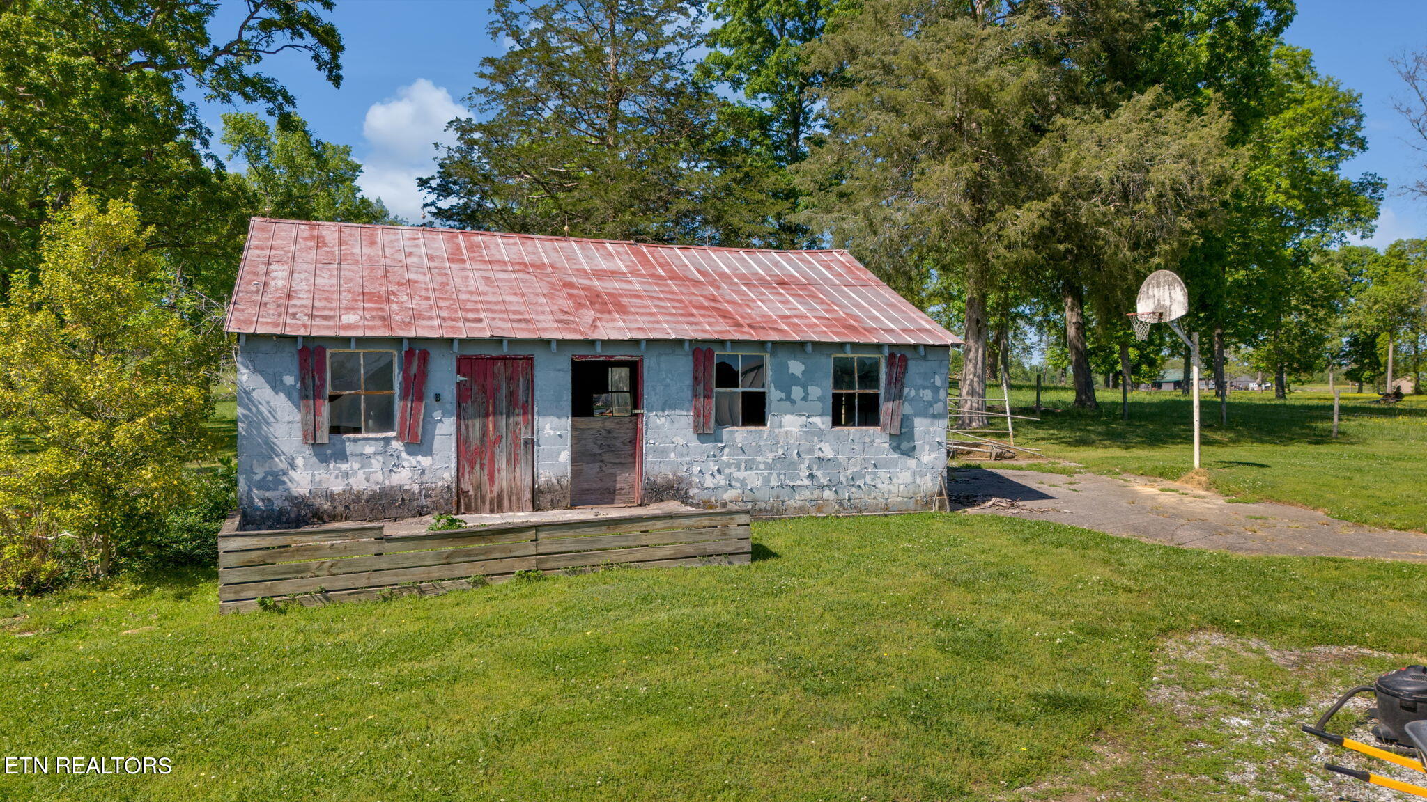 110 Hughes Lane Property Photo 4