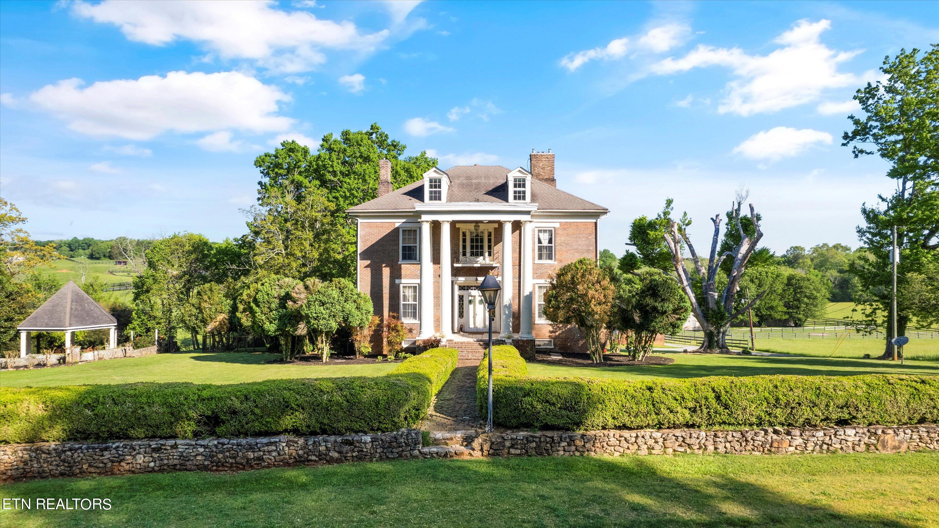 2492 River Rd Property Photo