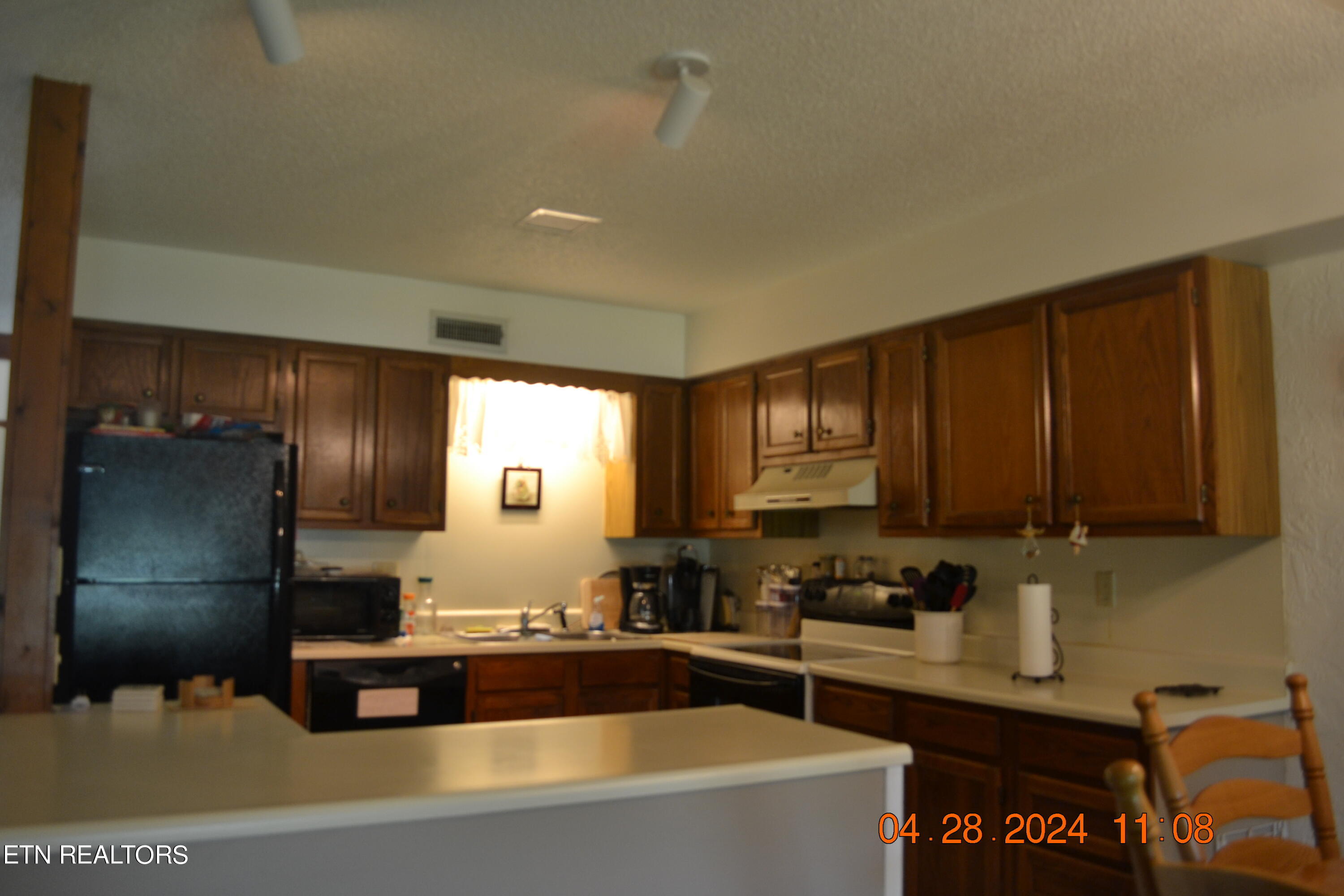 7000 Big Horn Drive Property Photo 6