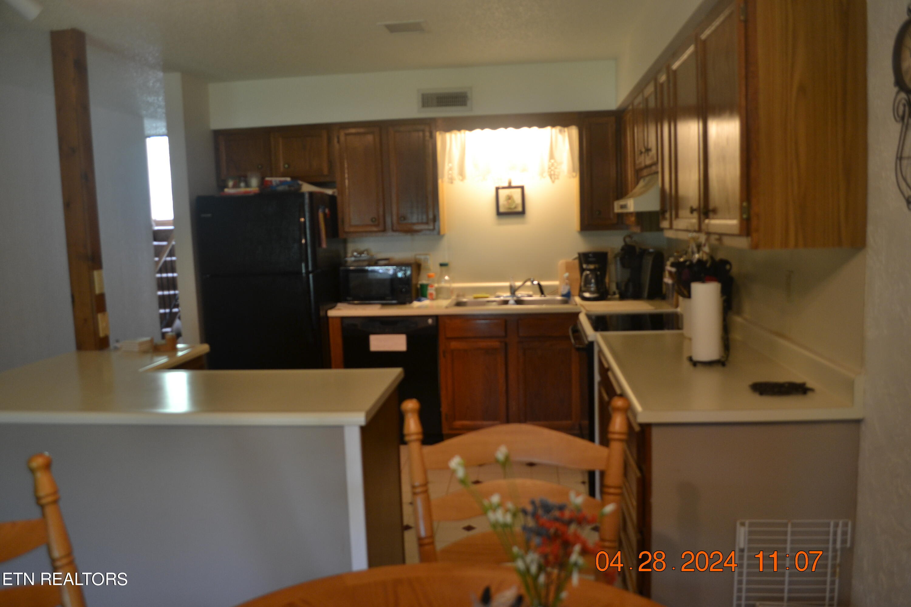 7000 Big Horn Drive Property Photo 7