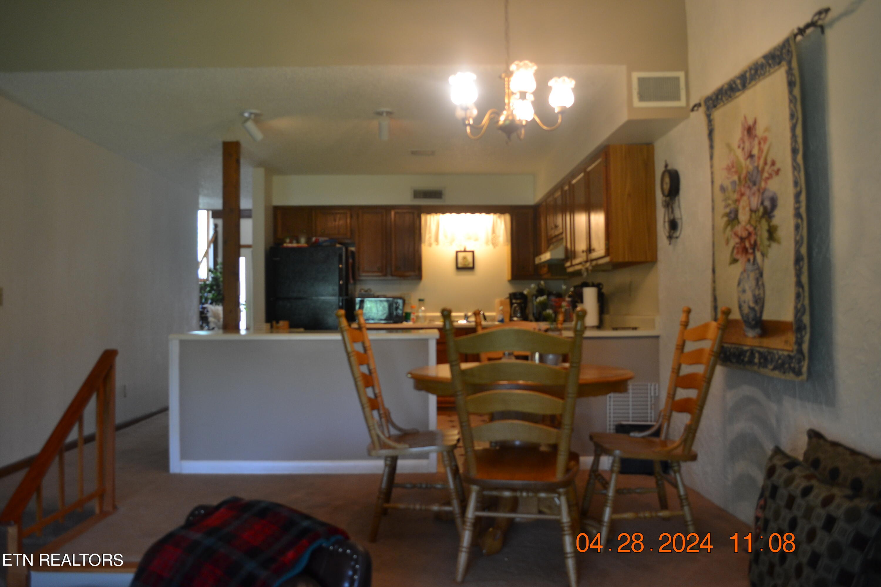 7000 Big Horn Drive Property Photo 8