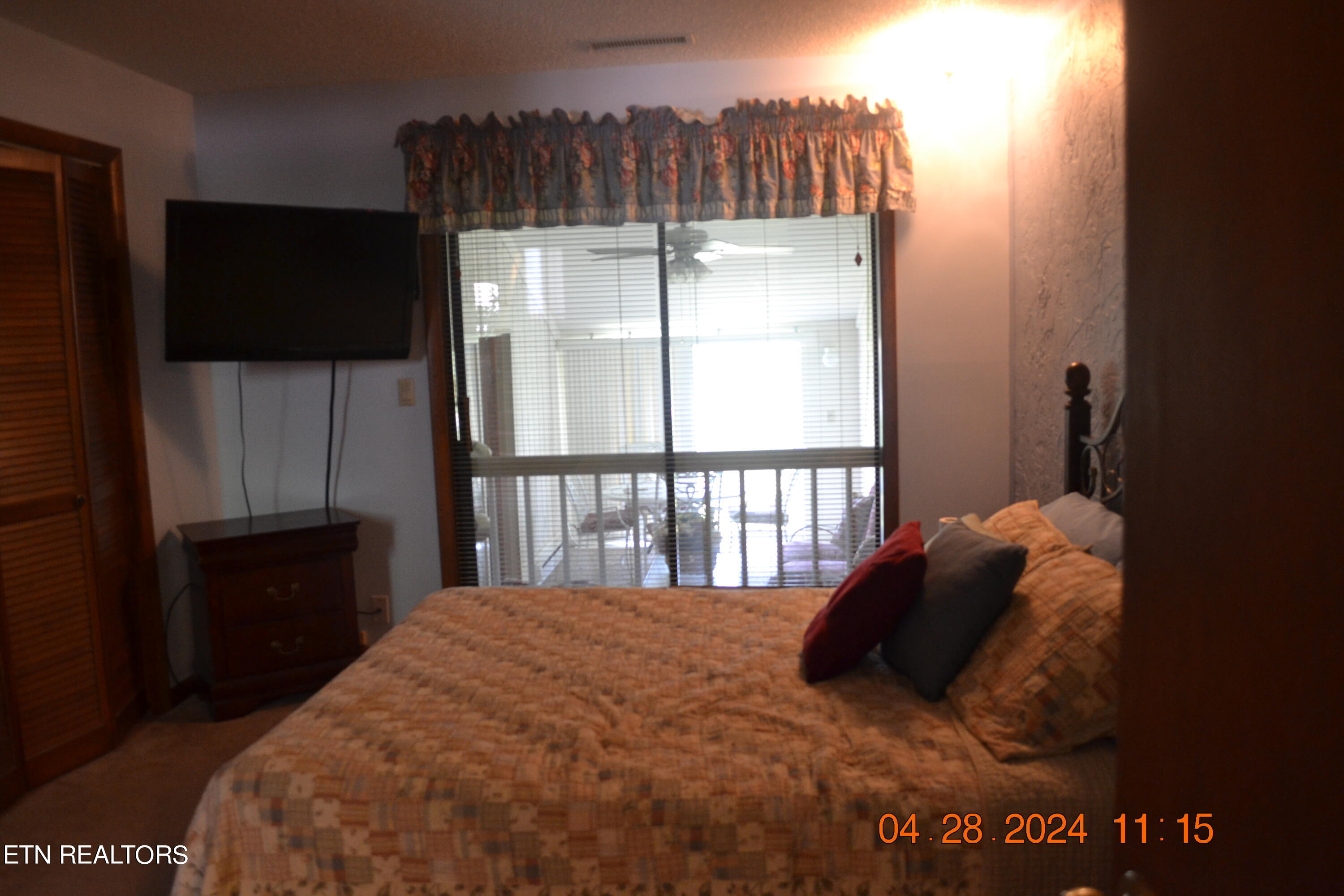 7000 Big Horn Drive Property Photo 15