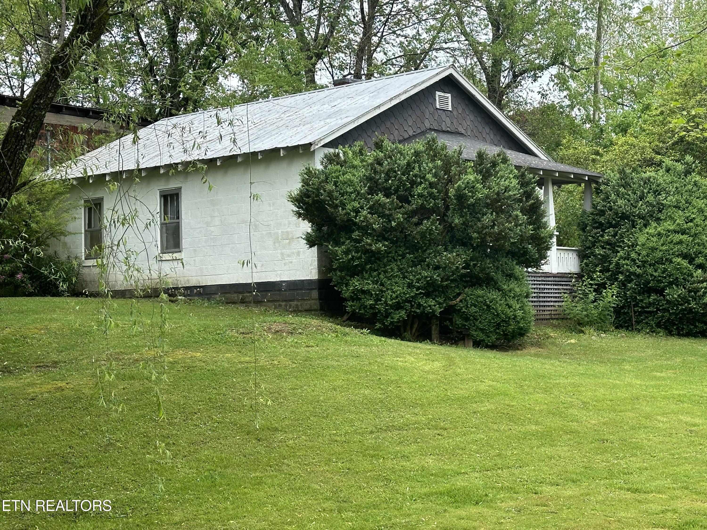 6845 Dr Thomas Walker Rd Property Photo