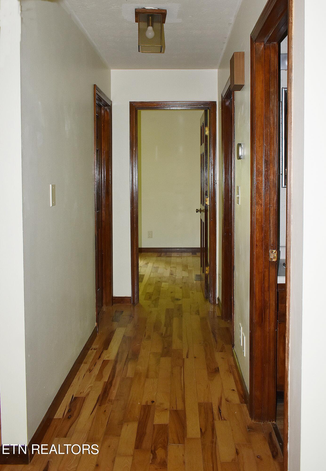 515 Englewood Rd Property Photo 8