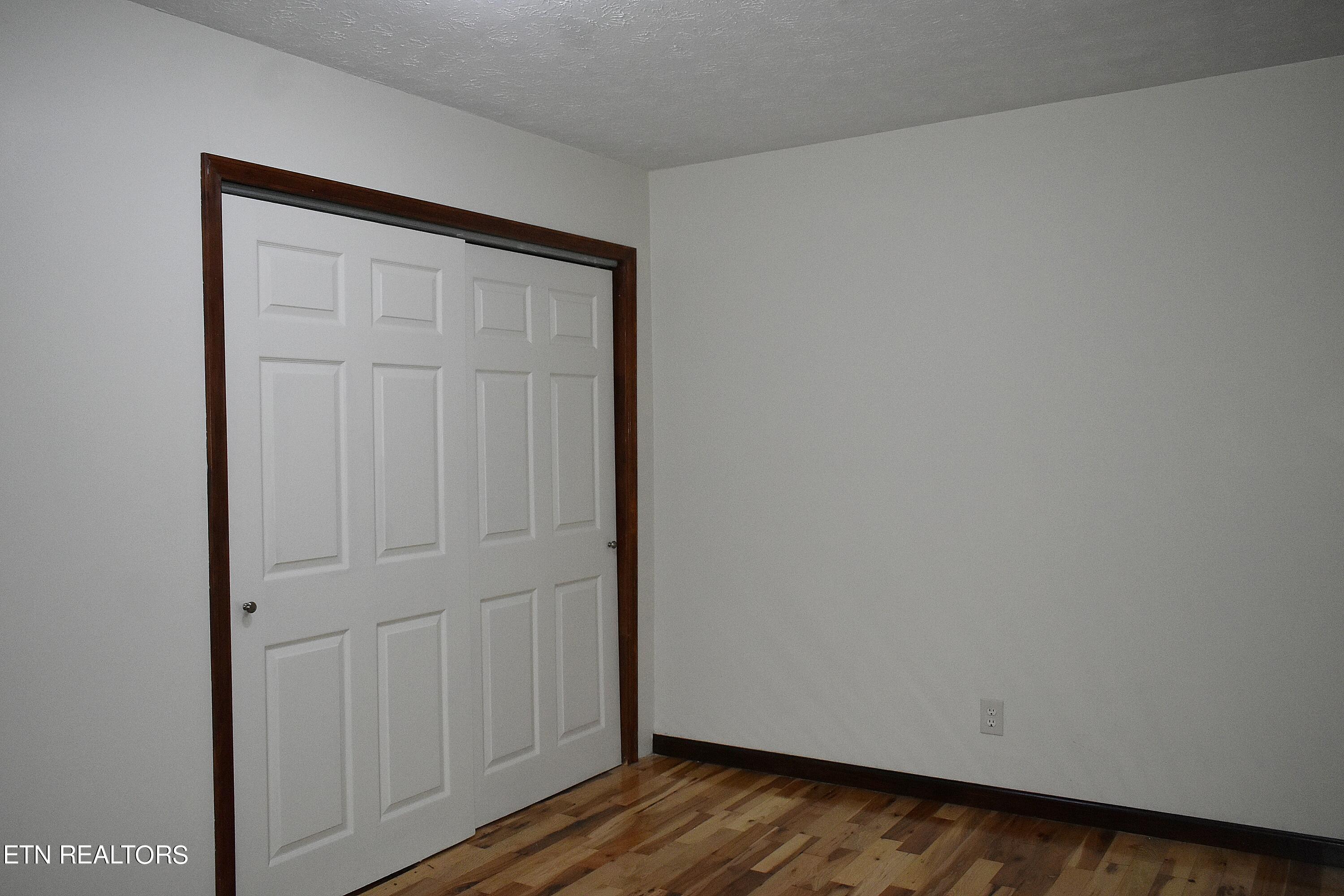 515 Englewood Rd Property Photo 10