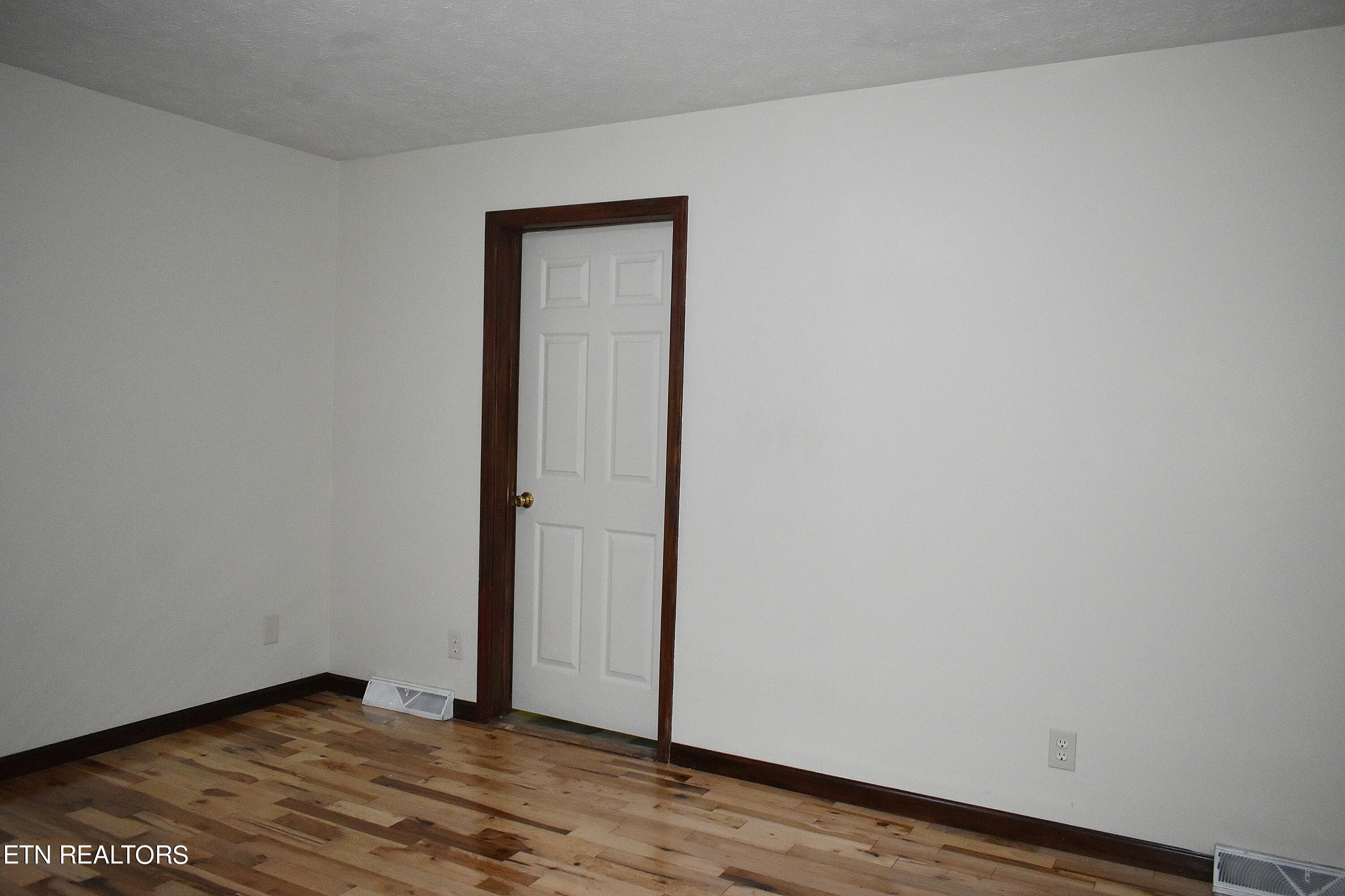 515 Englewood Rd Property Photo 11
