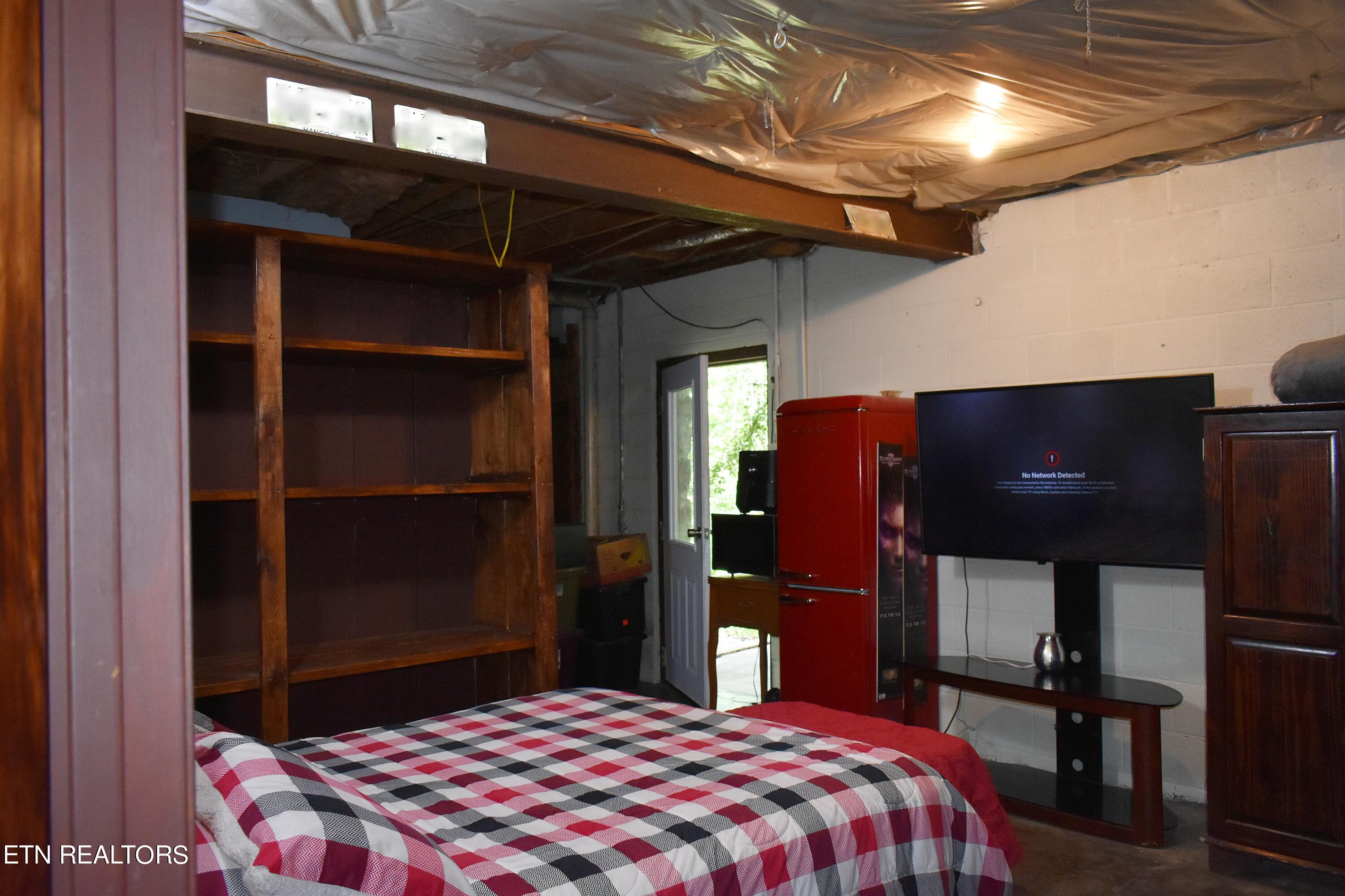 515 Englewood Rd Property Photo 15