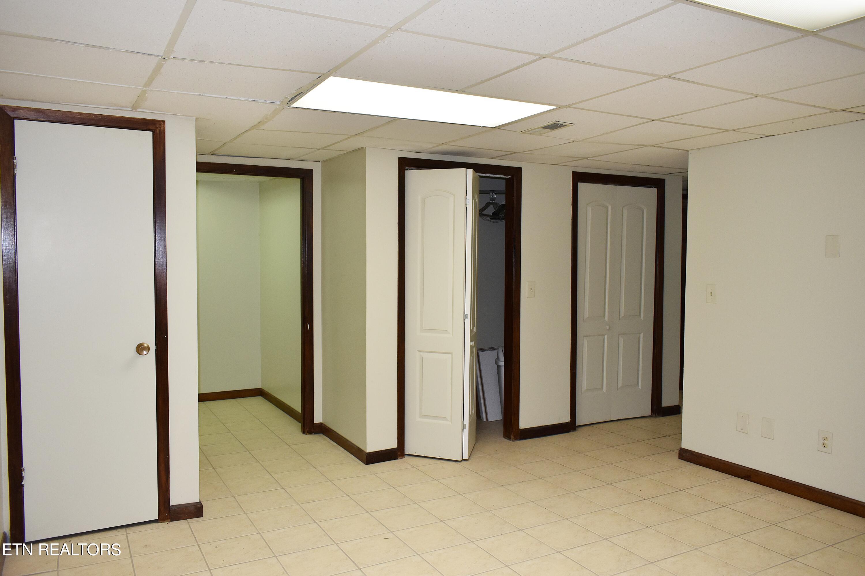 515 Englewood Rd Property Photo 17