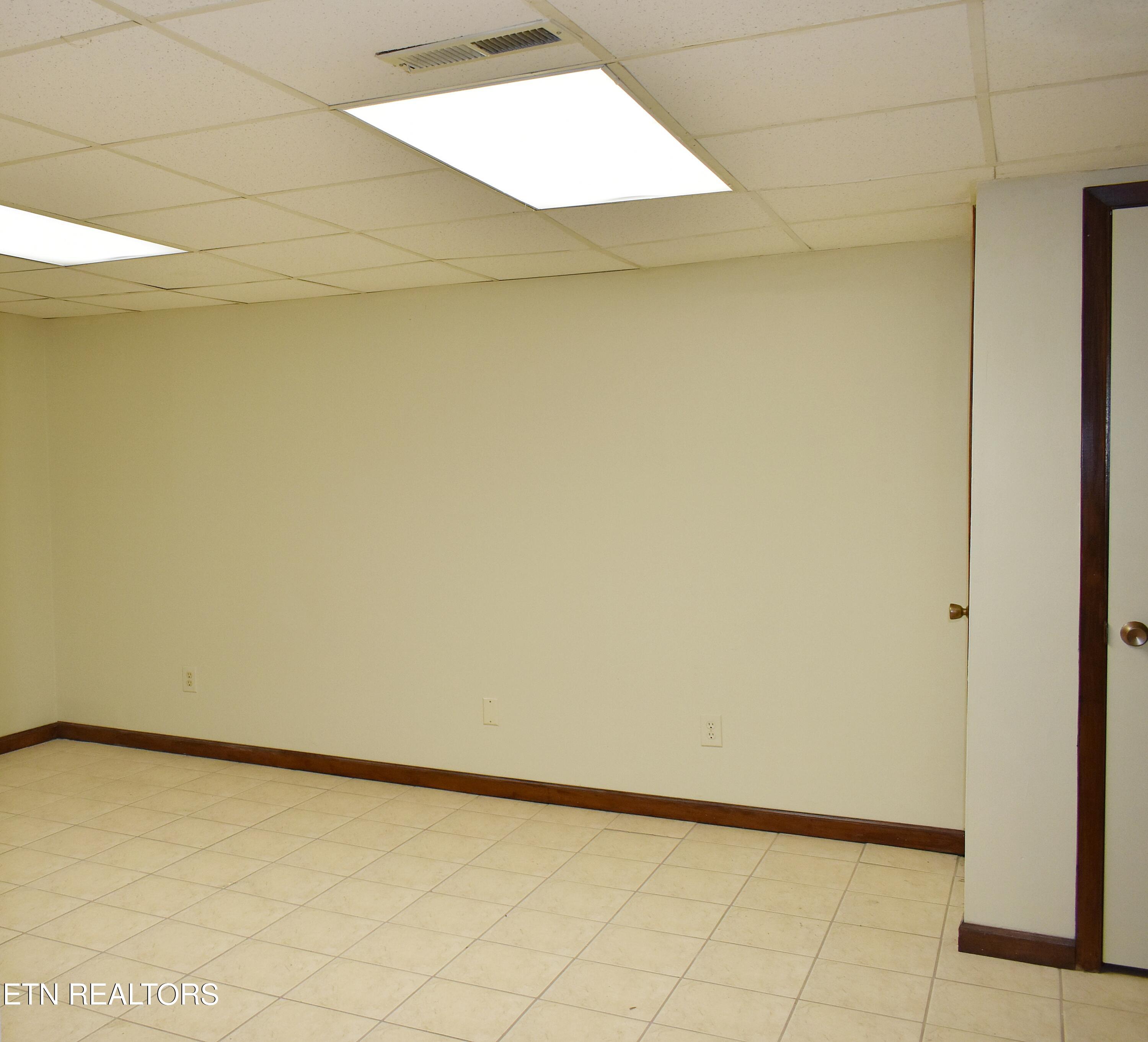 515 Englewood Rd Property Photo 18