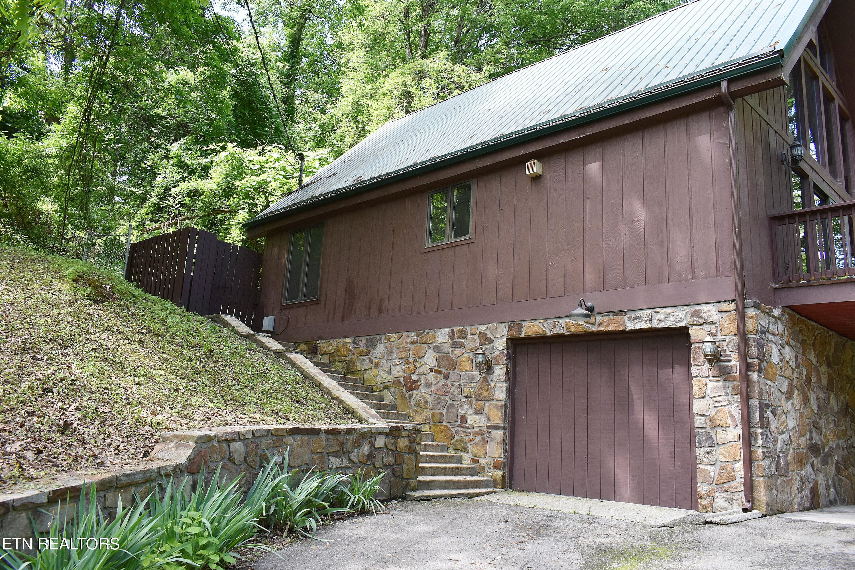 515 Englewood Rd Property Photo 19