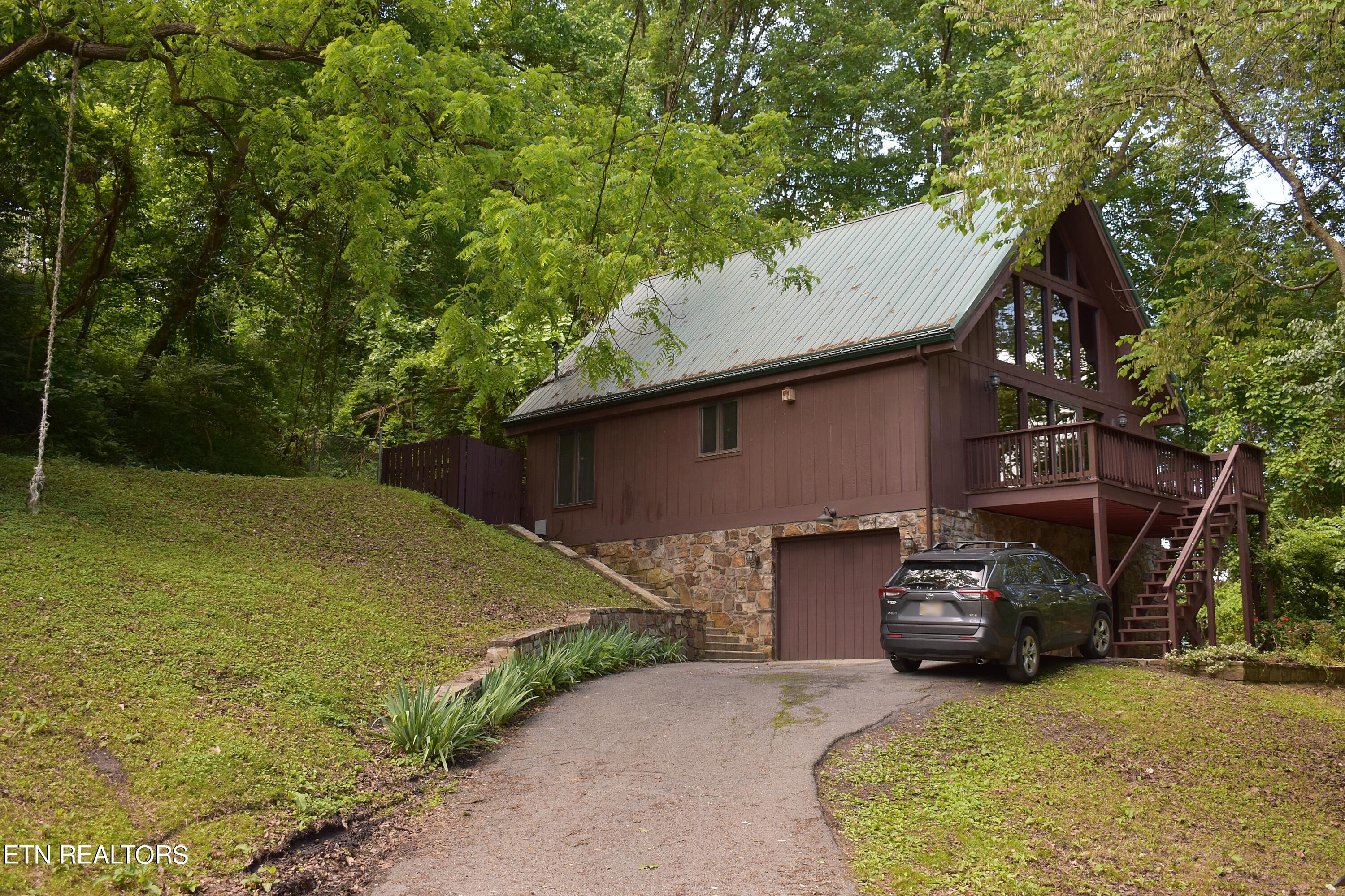 515 Englewood Rd Property Photo 21