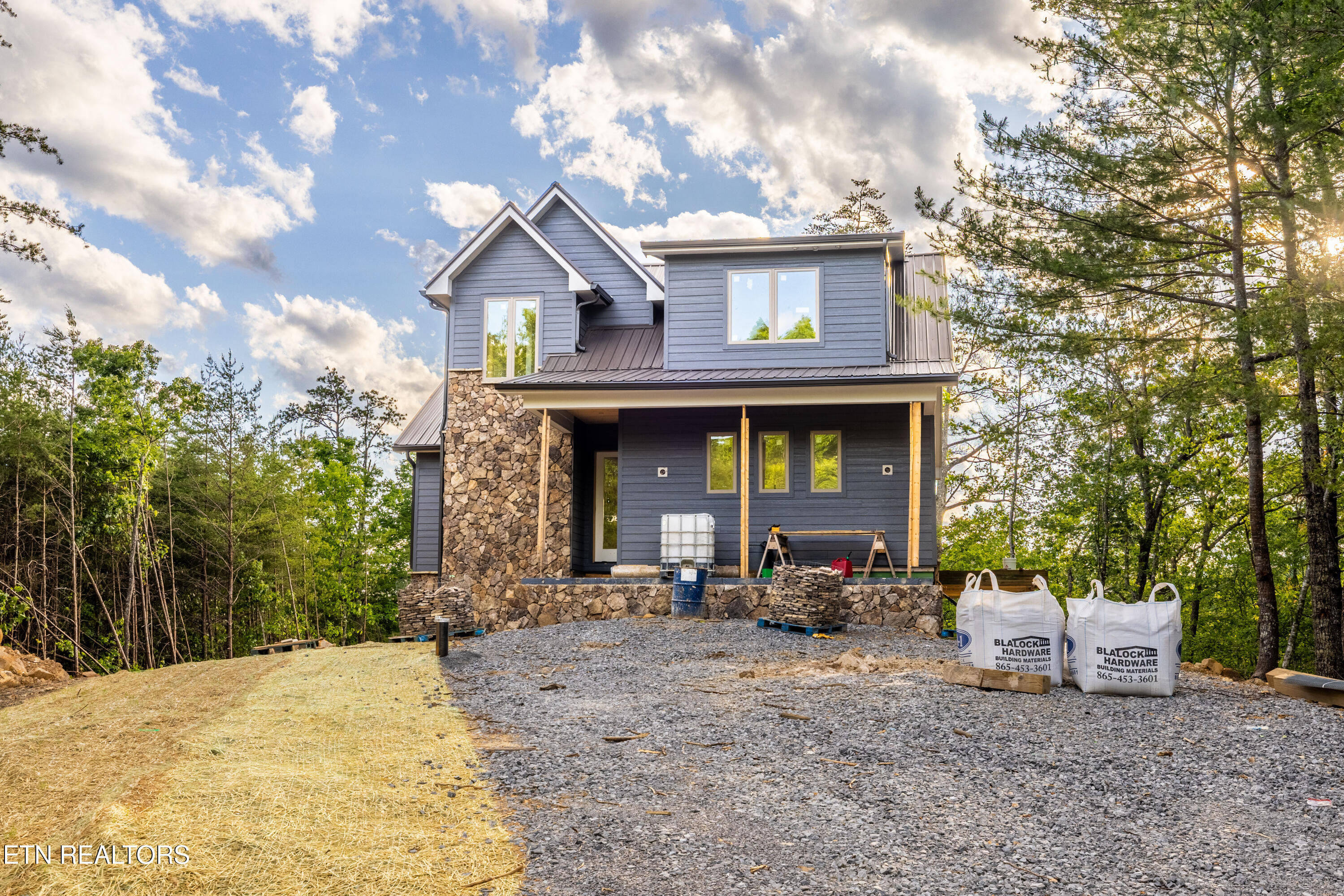 450 Hawken Drive Property Photo 1