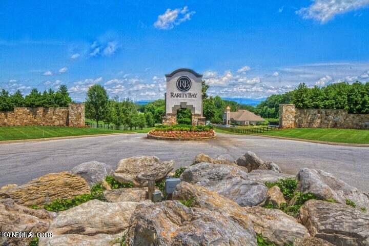 430 Marsh Hawk Drive Property Photo 6